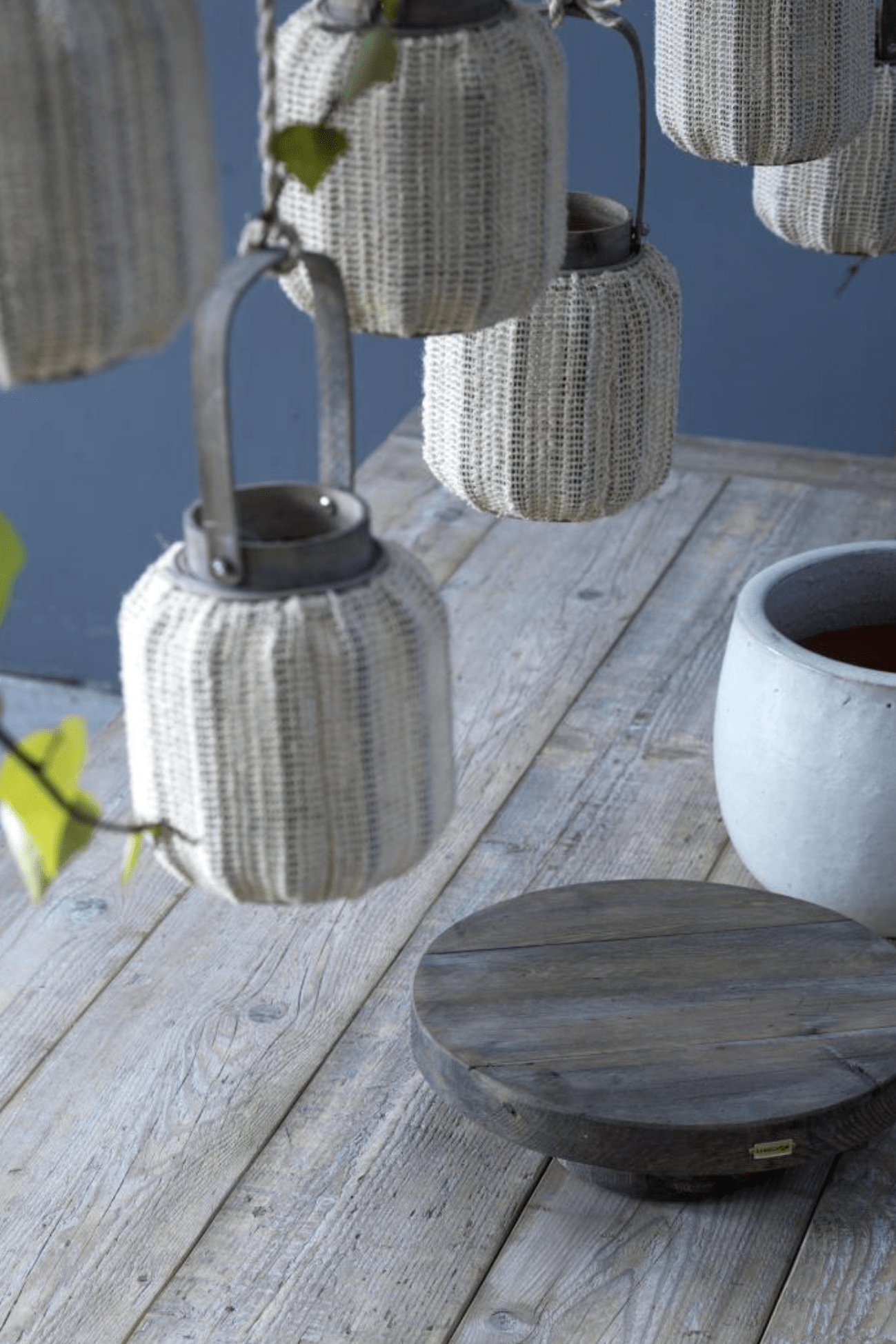 Luxe Lodge Smid Lanterna in legno e tessuto beige con interno in vetro