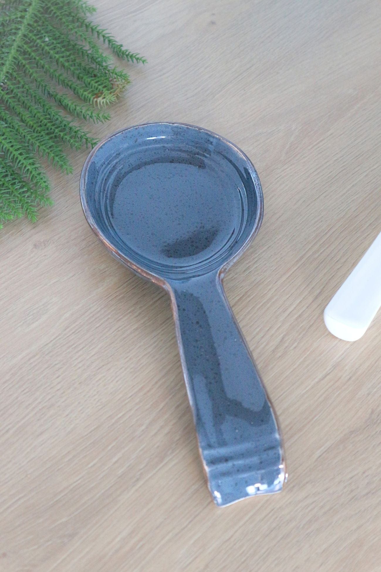 Novità Home Rience Rience - Poggiamestolo in ceramica antracite con finitura marrone | Novità Home