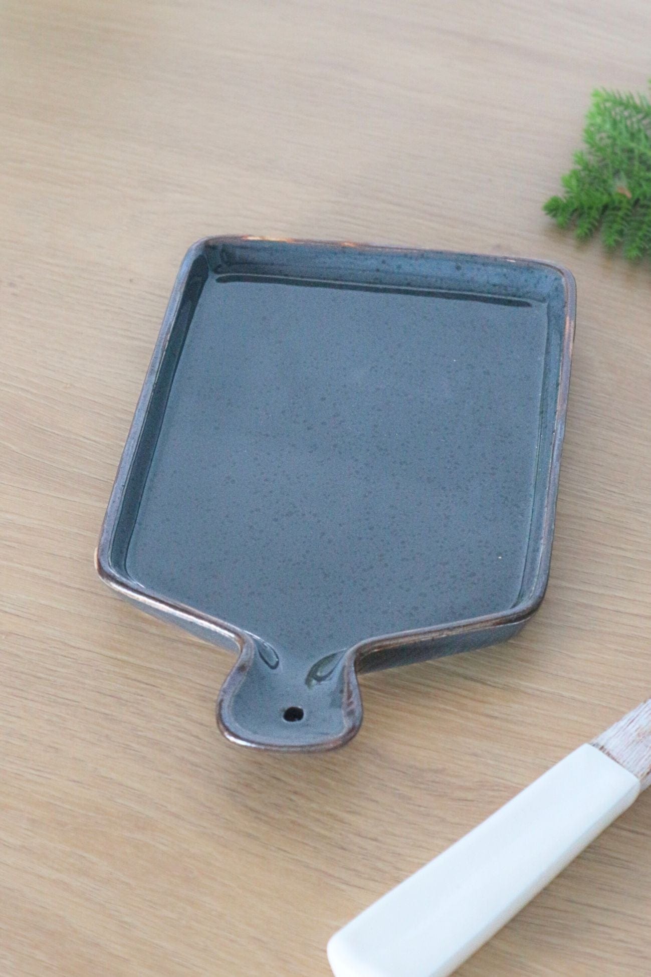 Novità Home Rience Rience - Vassoio in ceramica antracite con finitura marrone | Novità Home