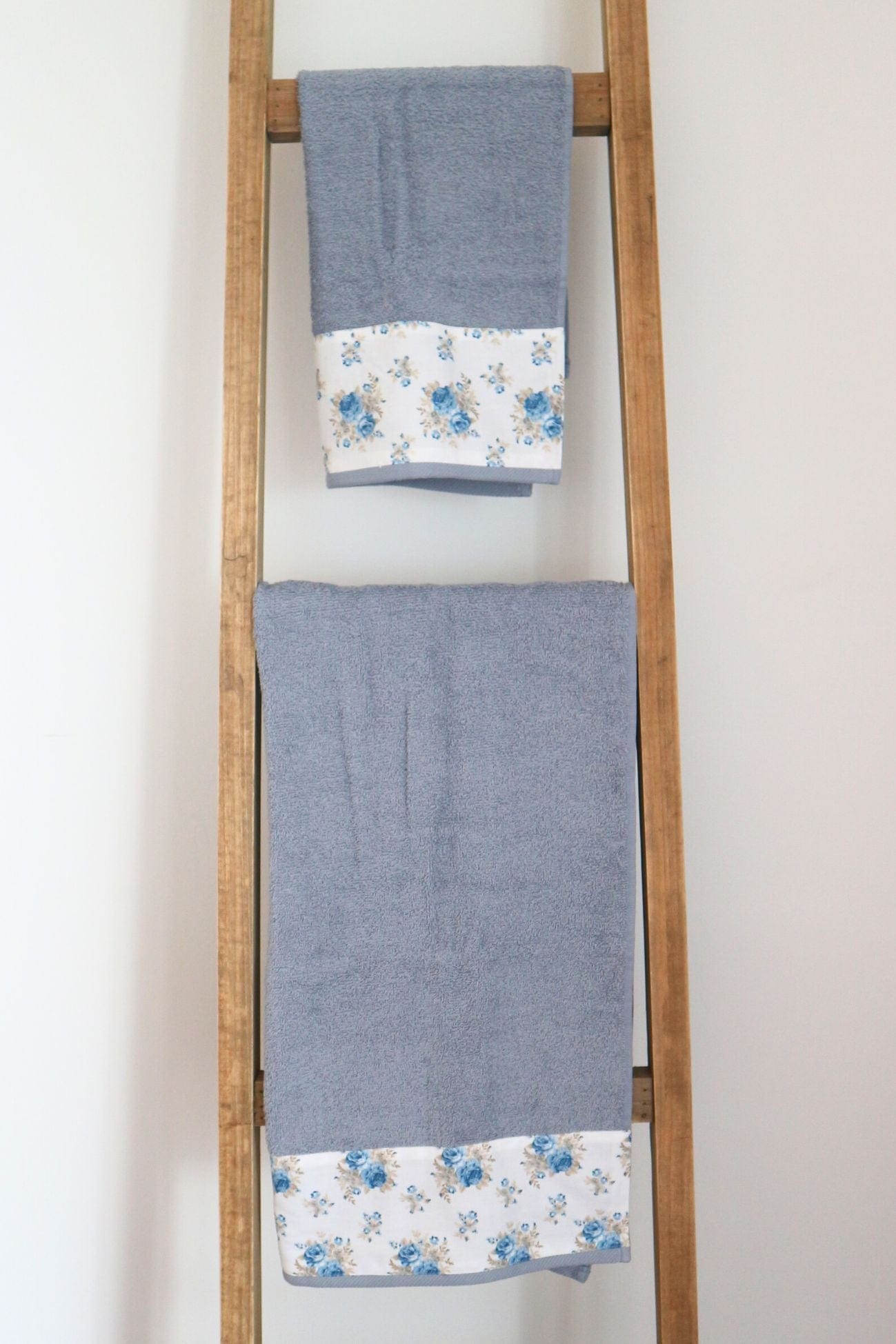 Nuvole di Stoffa Camilla Camilla - Coppia asciugamano viso e ospite in cotone azzurro | Nuvole di Stoffa