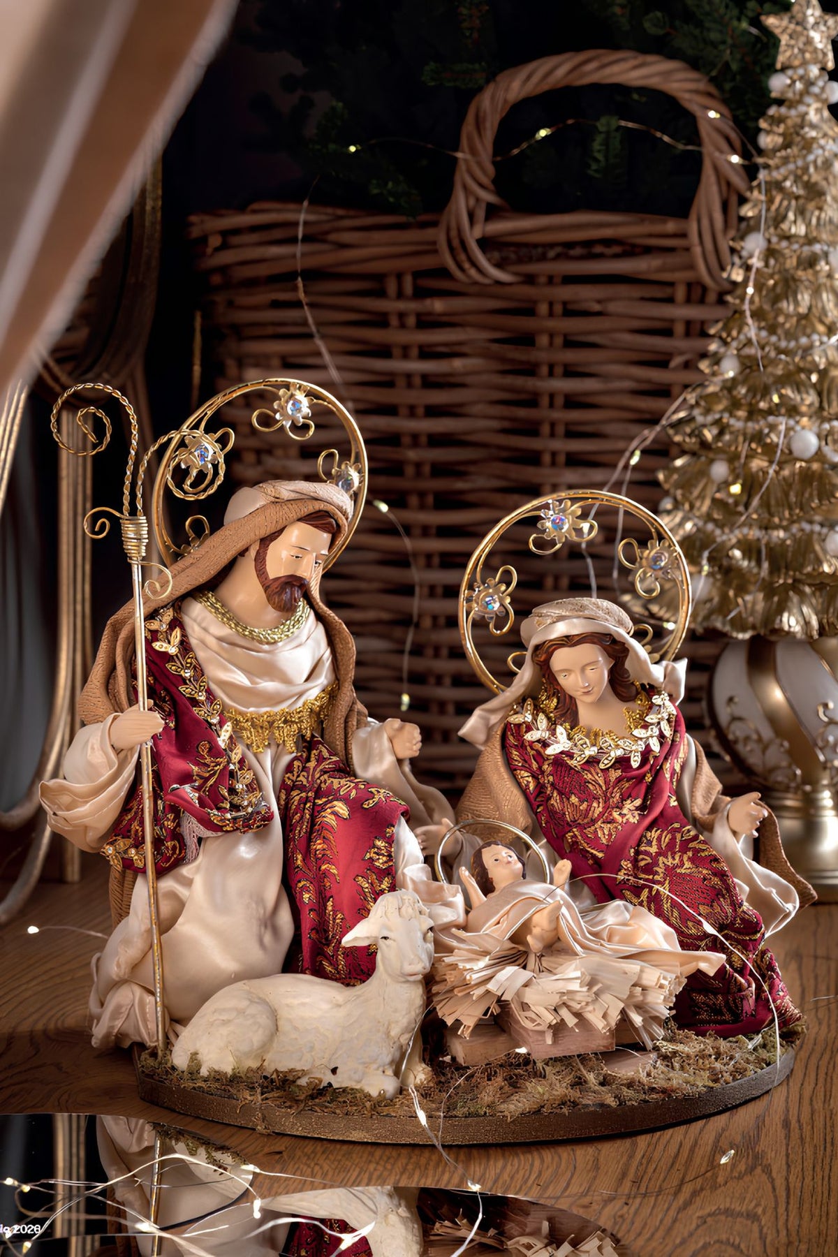Nativity Con Pecorella Rosso Oro