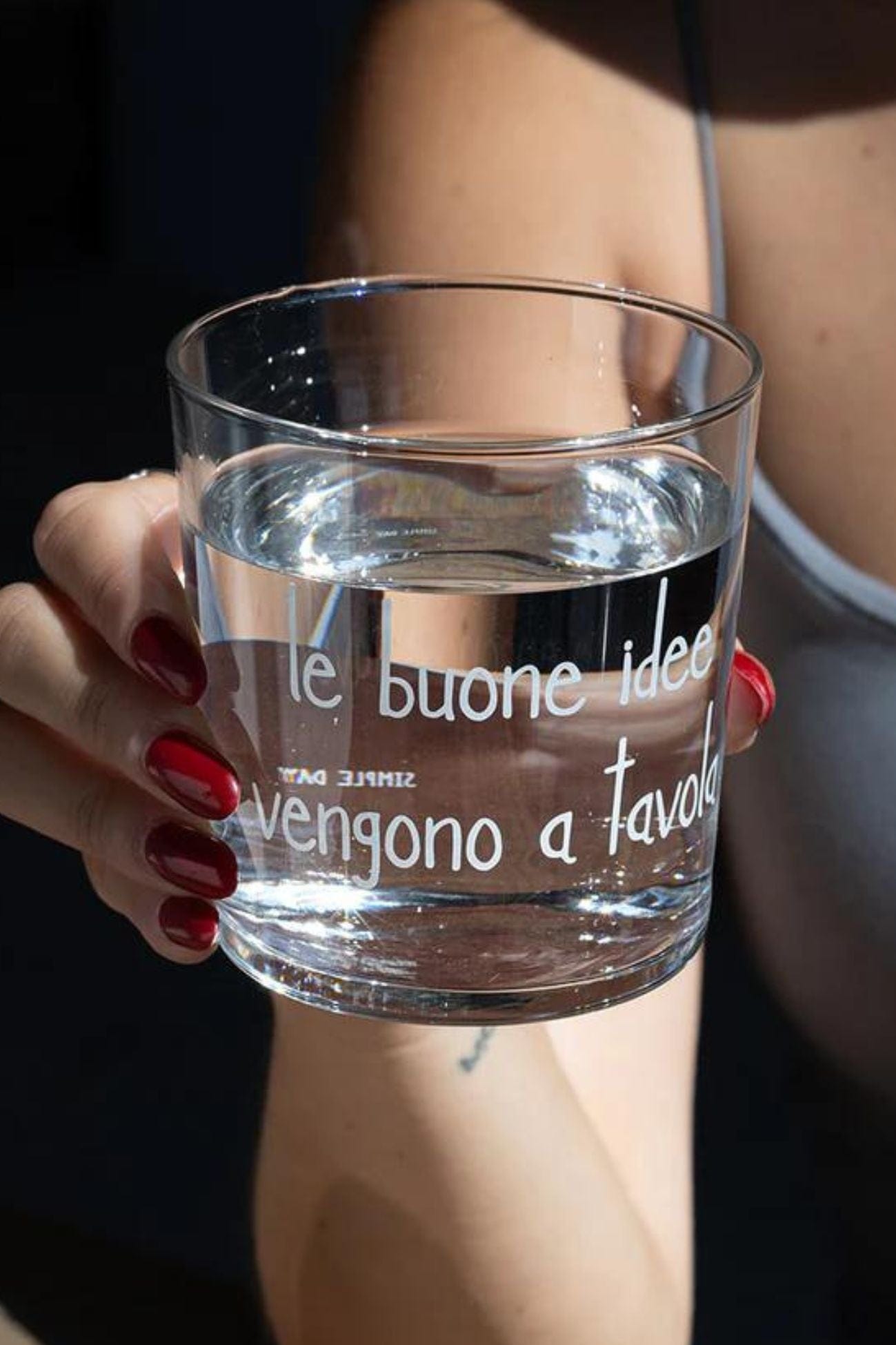 Simple Day Le Buone Idee Vengono A Tavola Le Buone Idee Vengono A Tavola - Bicchiere in vetro temperato con decori serigrafati 355ml | Simple Day