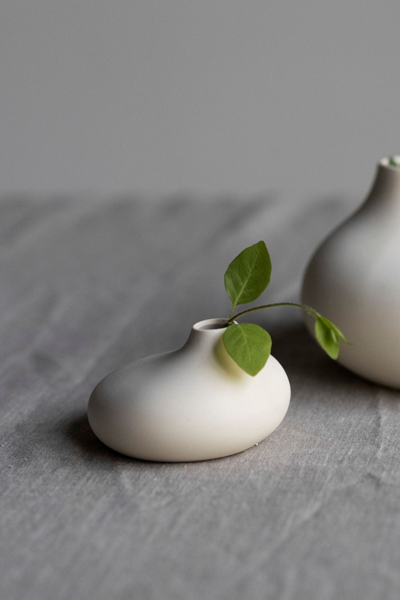 Storefactory Scandinavia Kalla Kalla - Vaso di design piccolo in ceramica beige | Storefactory Scandinavia