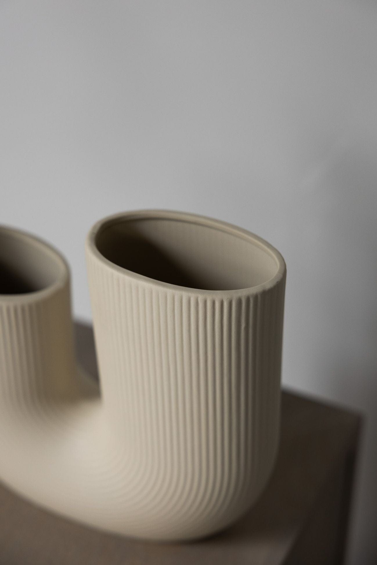Storefactory Scandinavia Stravalla Stravalla - Vaso di design Stråvalla in ceramica beige | Storefactory Scandinavia