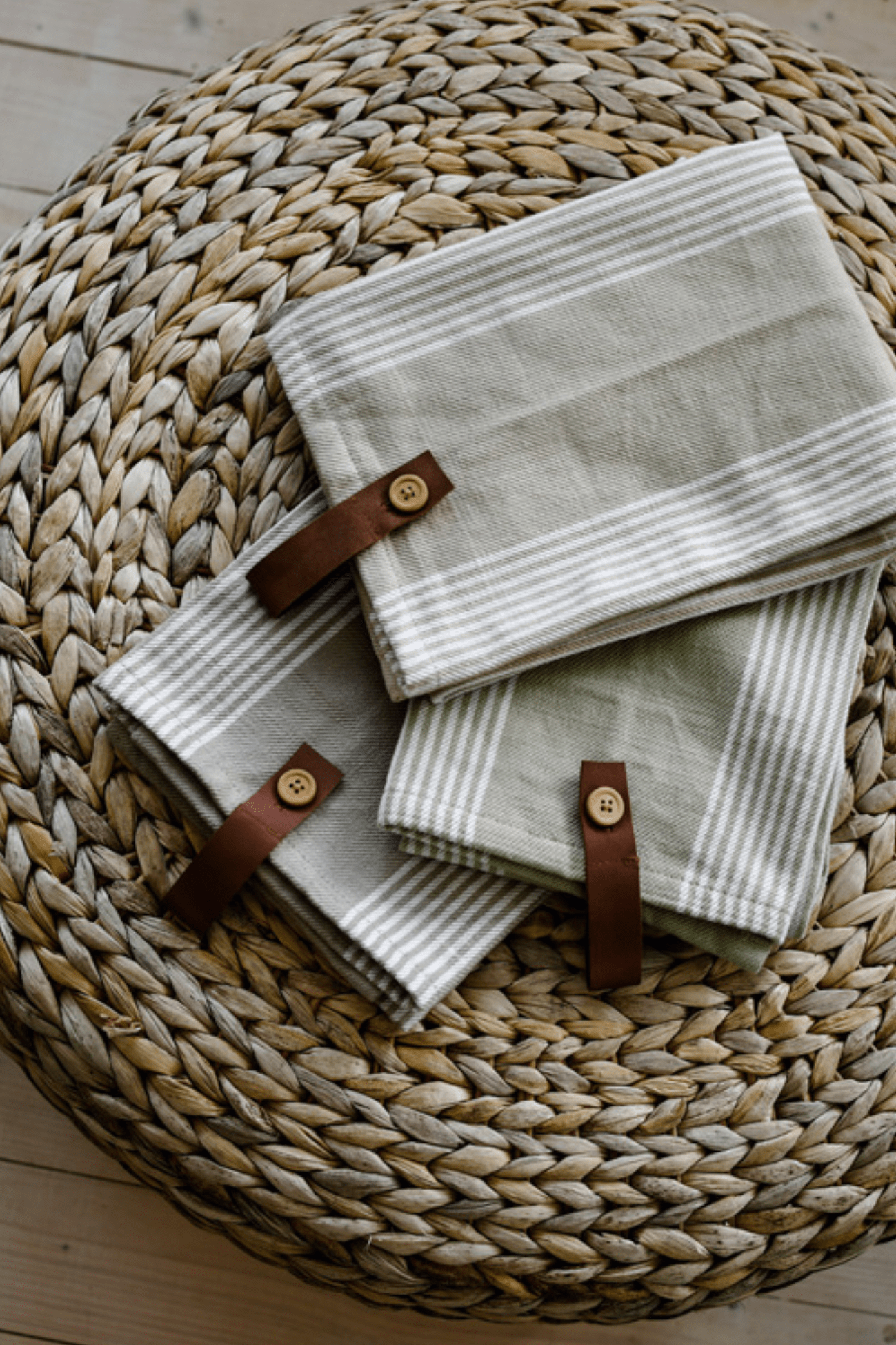 Storefactory Scandinavia Utveda Strofinaccio in cotone biologico beige/bianco