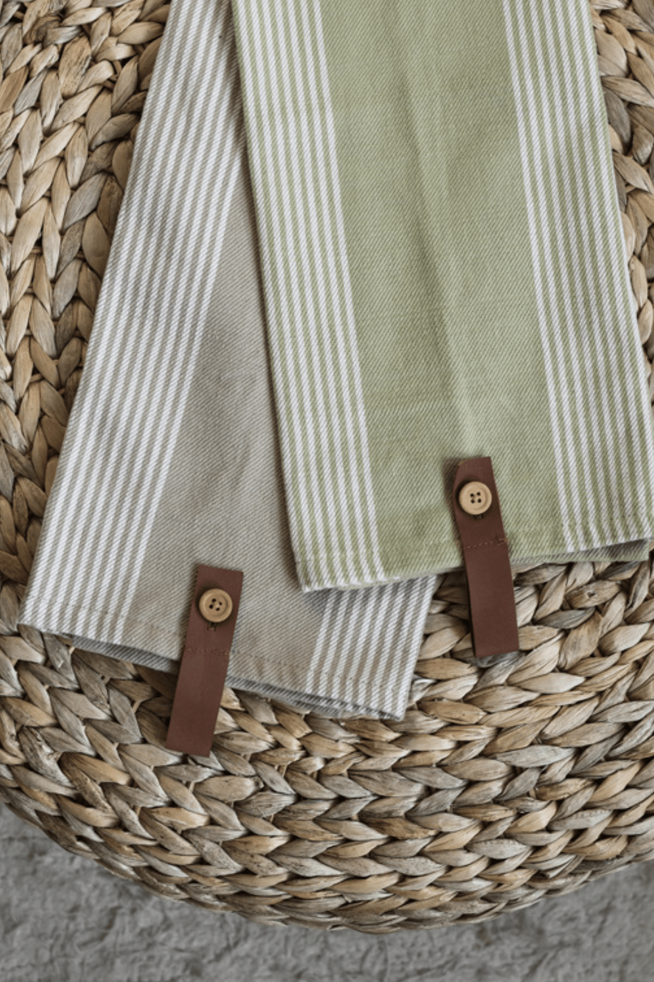 Storefactory Scandinavia Utveda Strofinaccio in cotone biologico verde/bianco