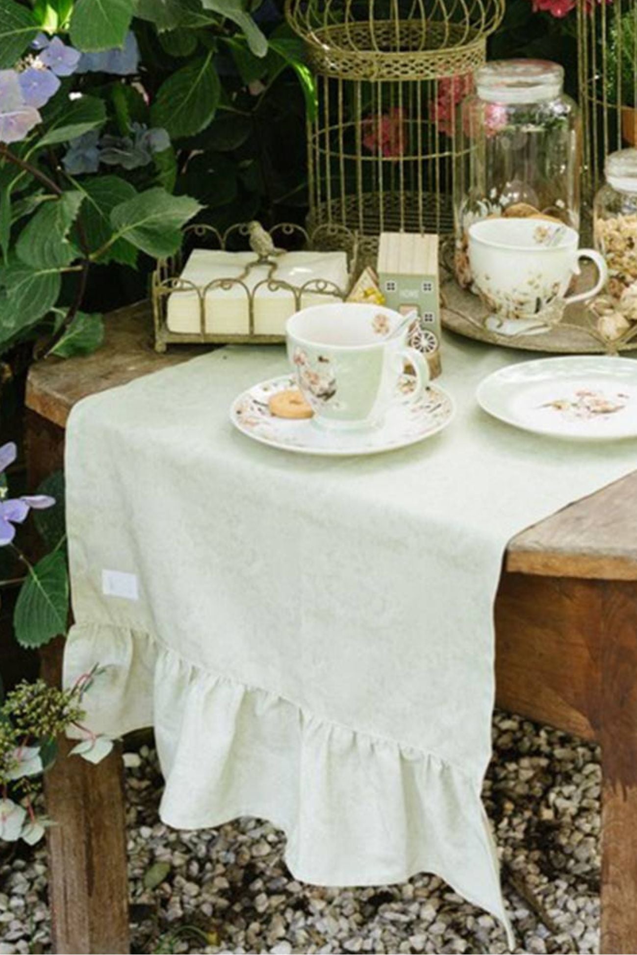 Breakfast on the Grass