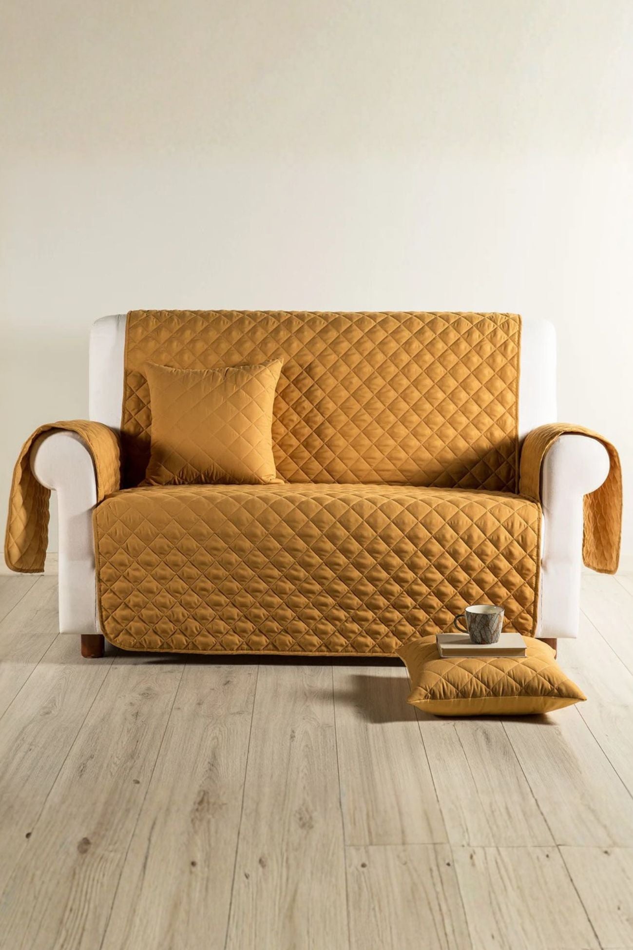 Modern Salvadivano Oro