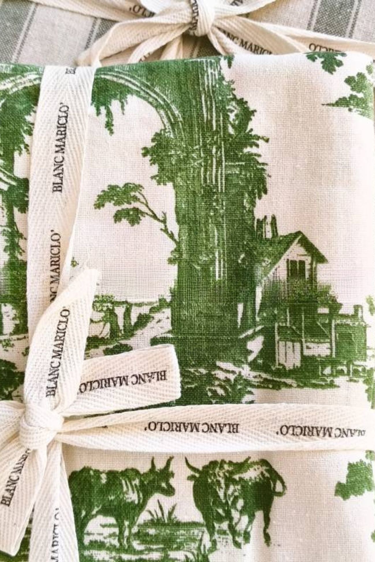 Breakfast on the Grass