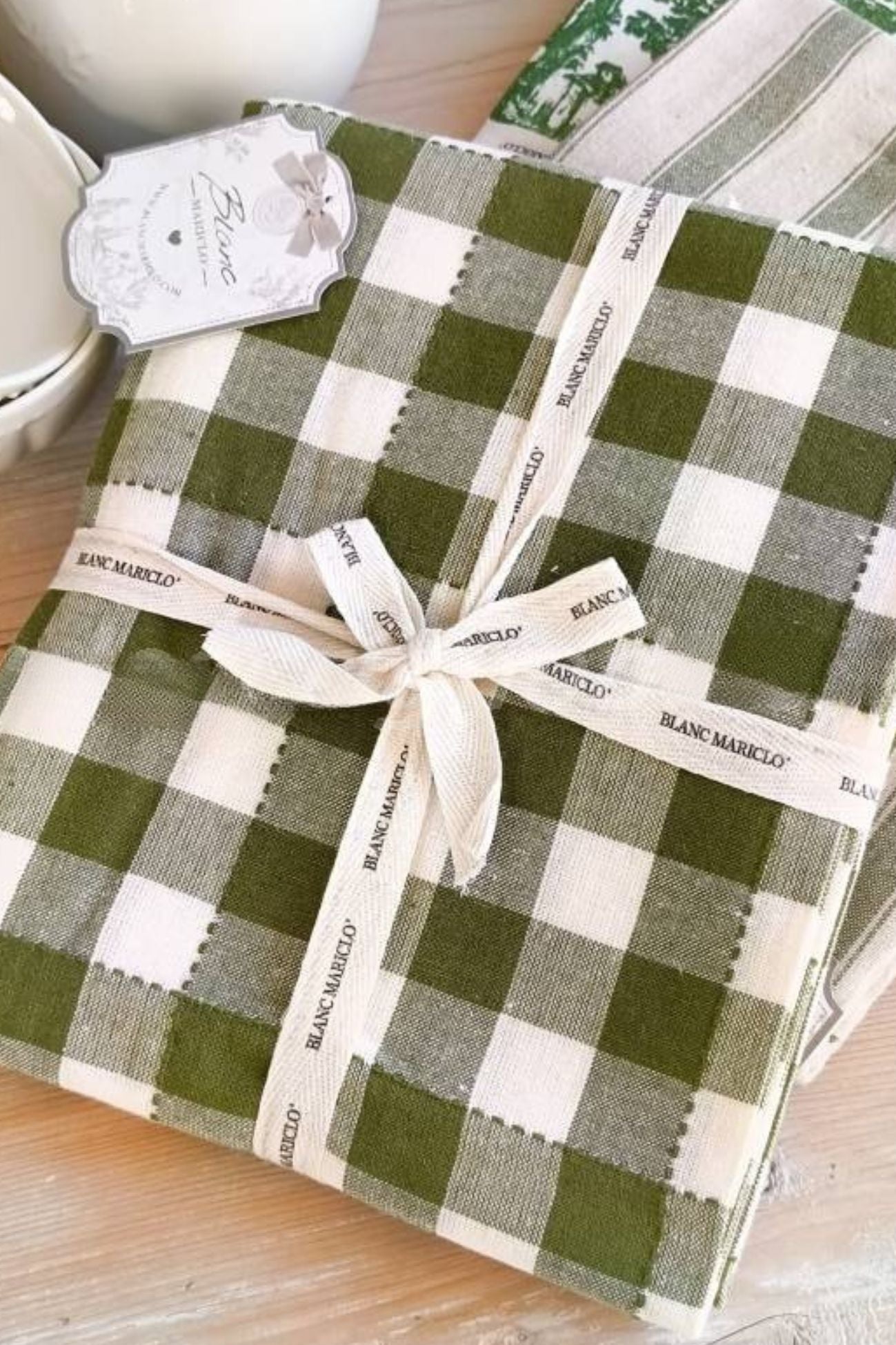 Breakfast on the Grass