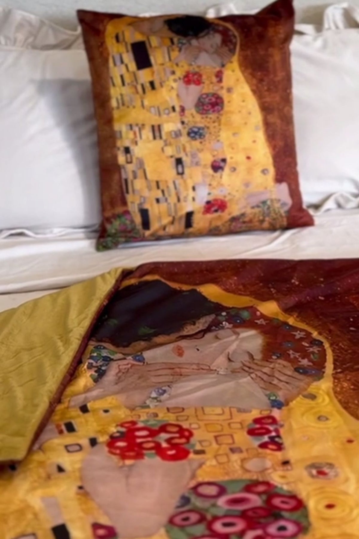 Kiss Klimt Cushion Cover with Inner Throw