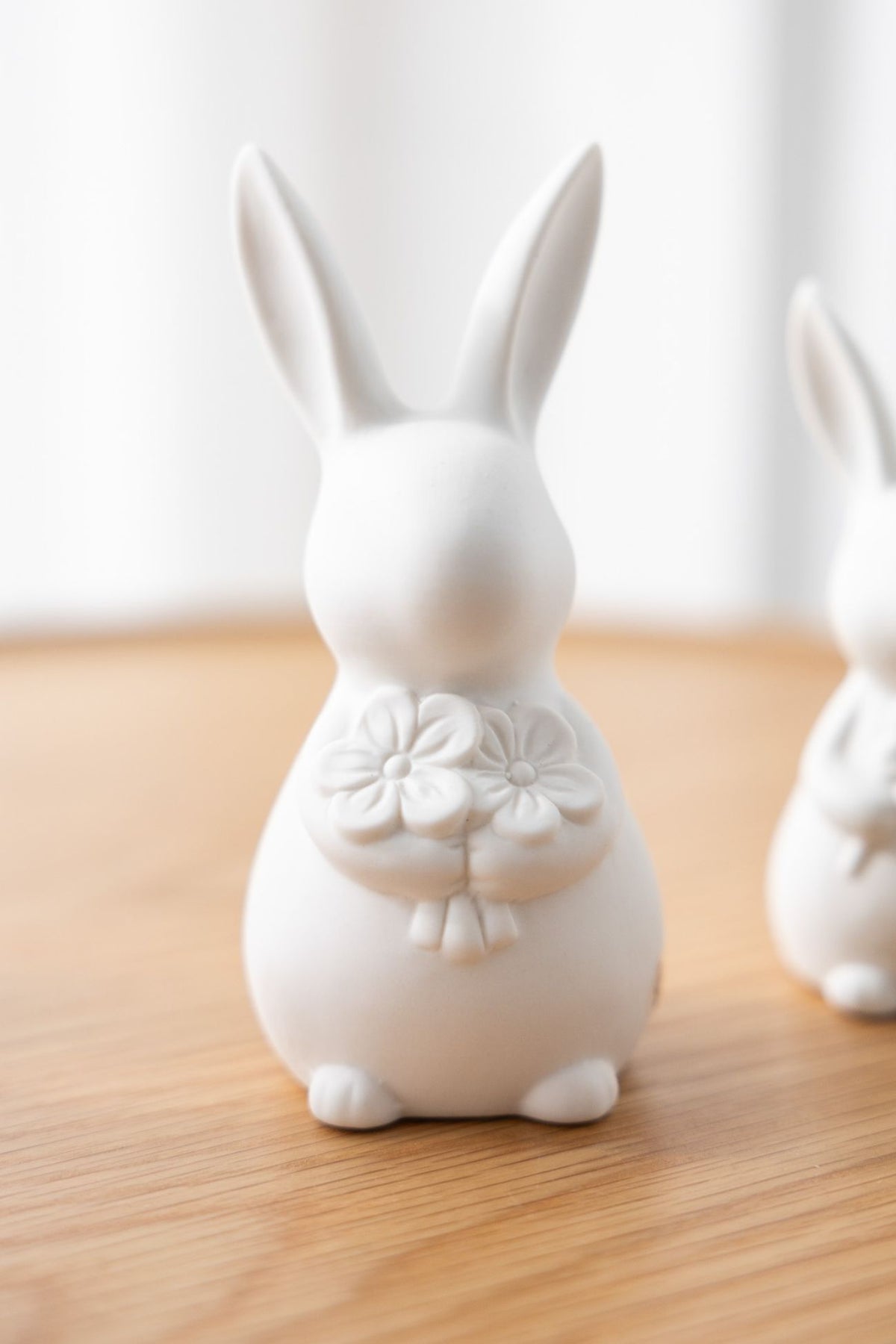 Ruth - Decorative chicken in white ceramic | Storefactory Scandinavia