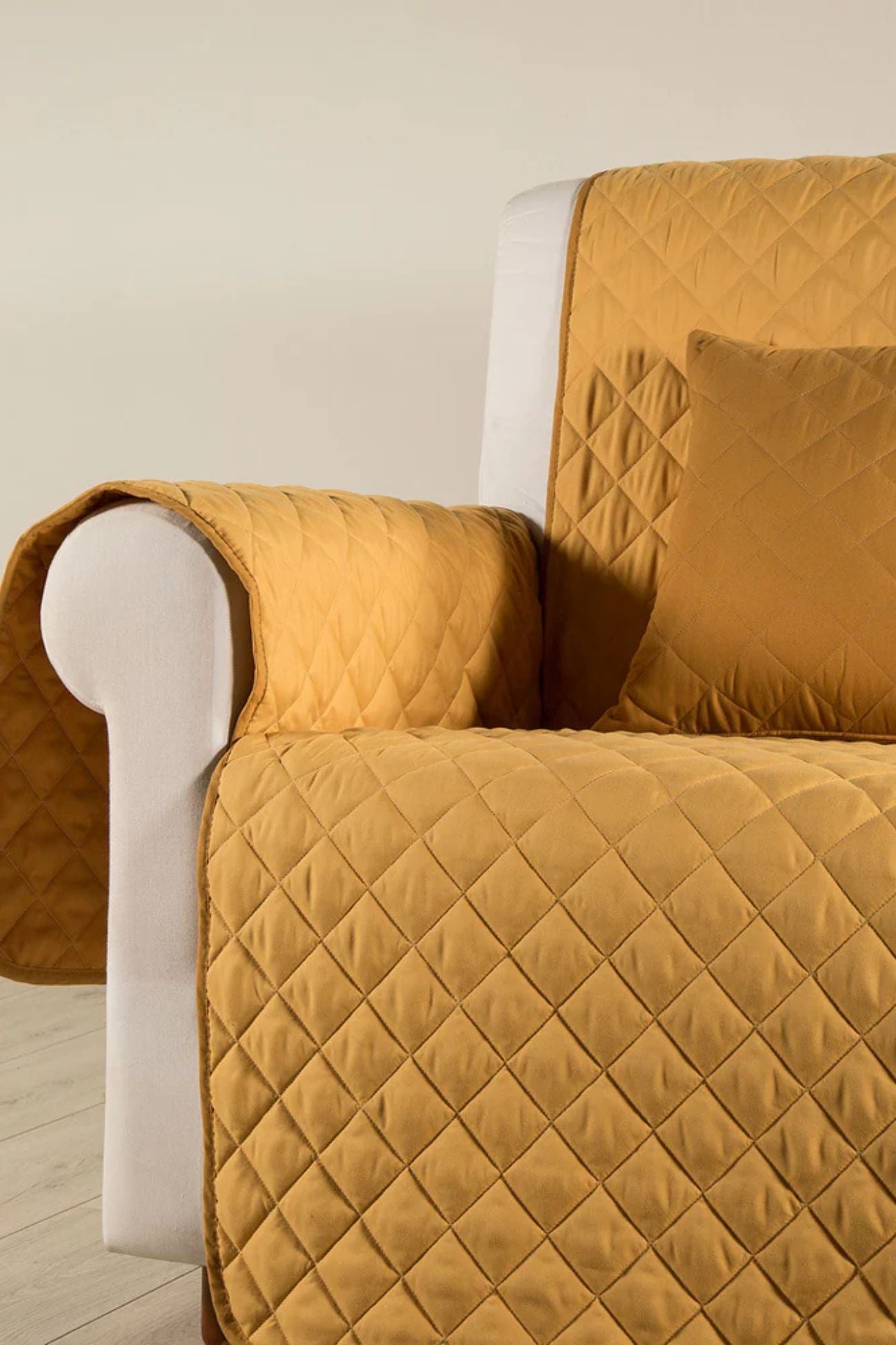 Modern Salvadivano Oro