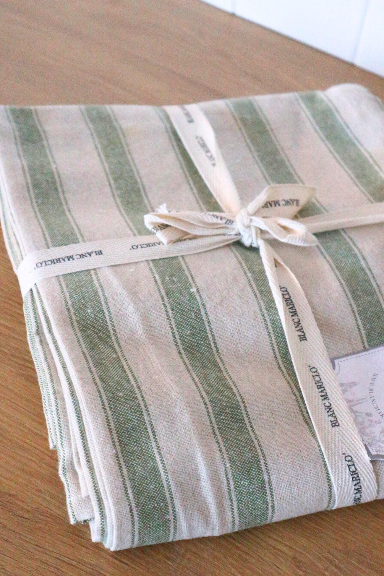 Breakfast on the Grass