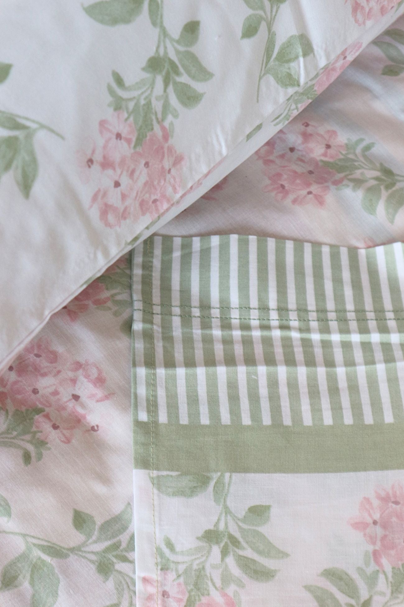 Blooming Poetry Completo Letto