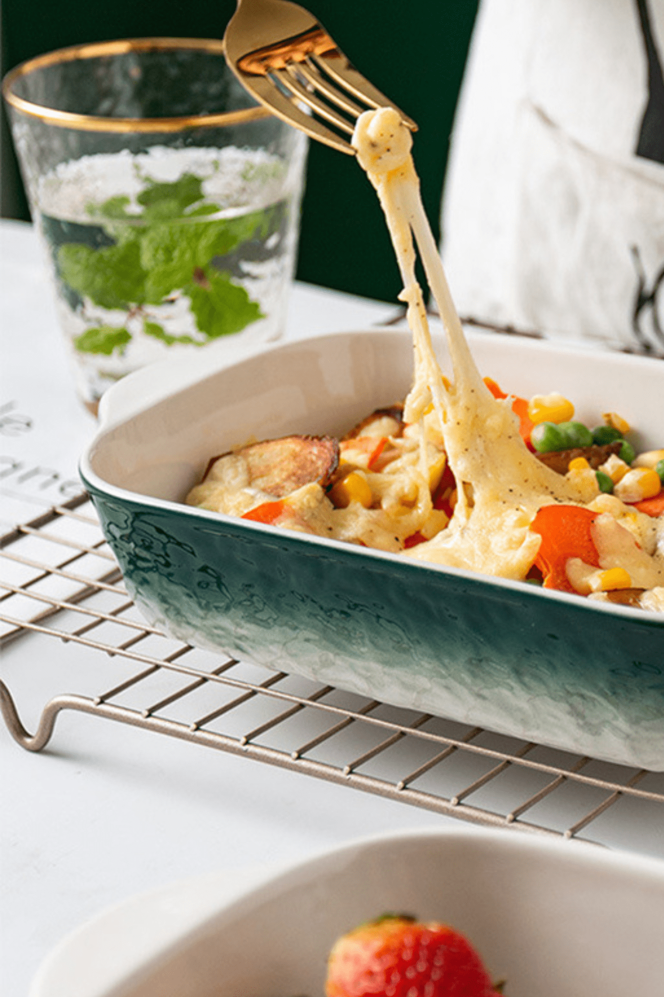 Antiope Design Smeraldo Pirofila piccola in porcellana verde e bianca con rilievi