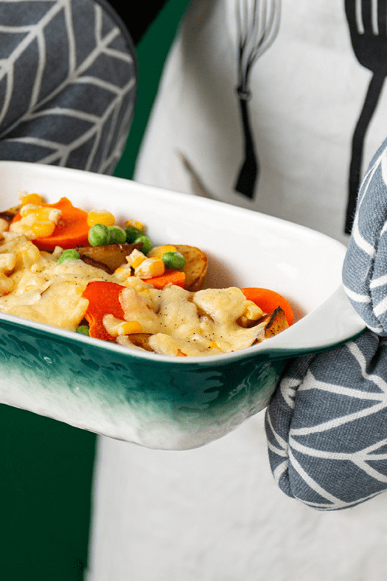 Antiope Design Smeraldo Pirofila piccola in porcellana verde e bianca con rilievi