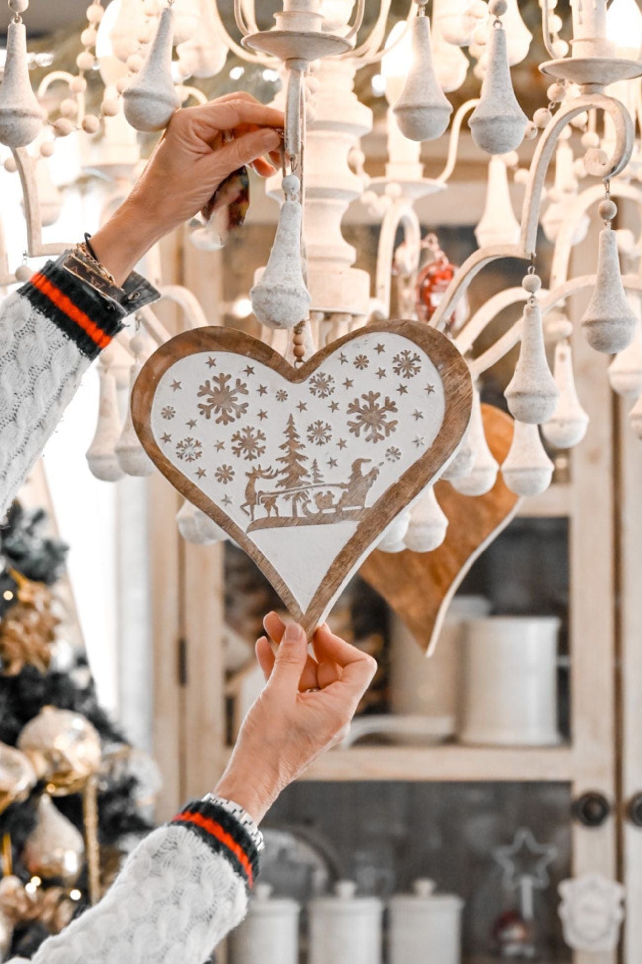 Blanc MariClo' Storie di Cantastorie Storie di Cantastorie - Ciondolo natalizio a forma di cuore in legno | Blanc MariClo'