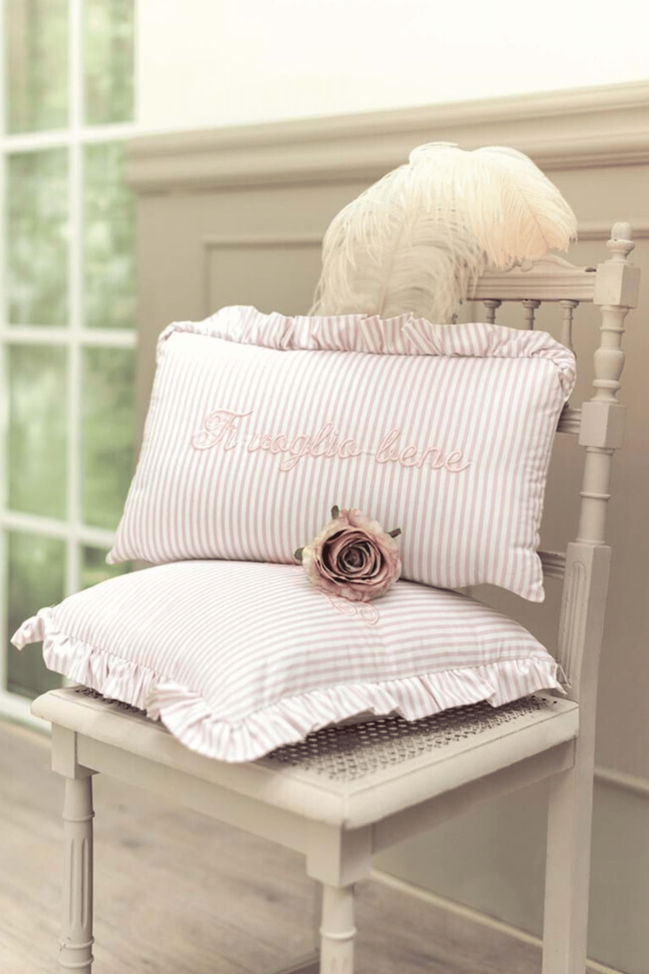 Blanc MariClo' Ti Voglio Bene Ti Voglio Bene - Cuscino arredo imbottito in cotone con gala