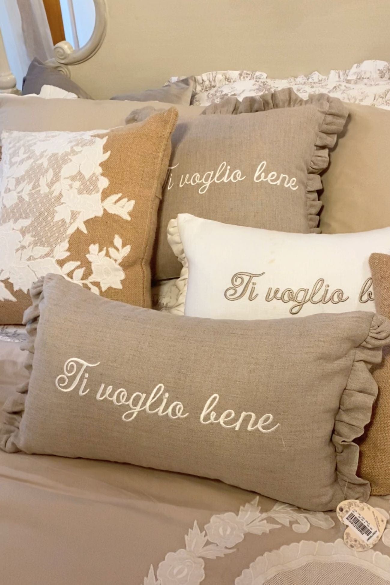 Blanc MariClo' Ti Voglio Bene Ti Voglio Bene - Cuscino arredo imbottito in cotone con gala