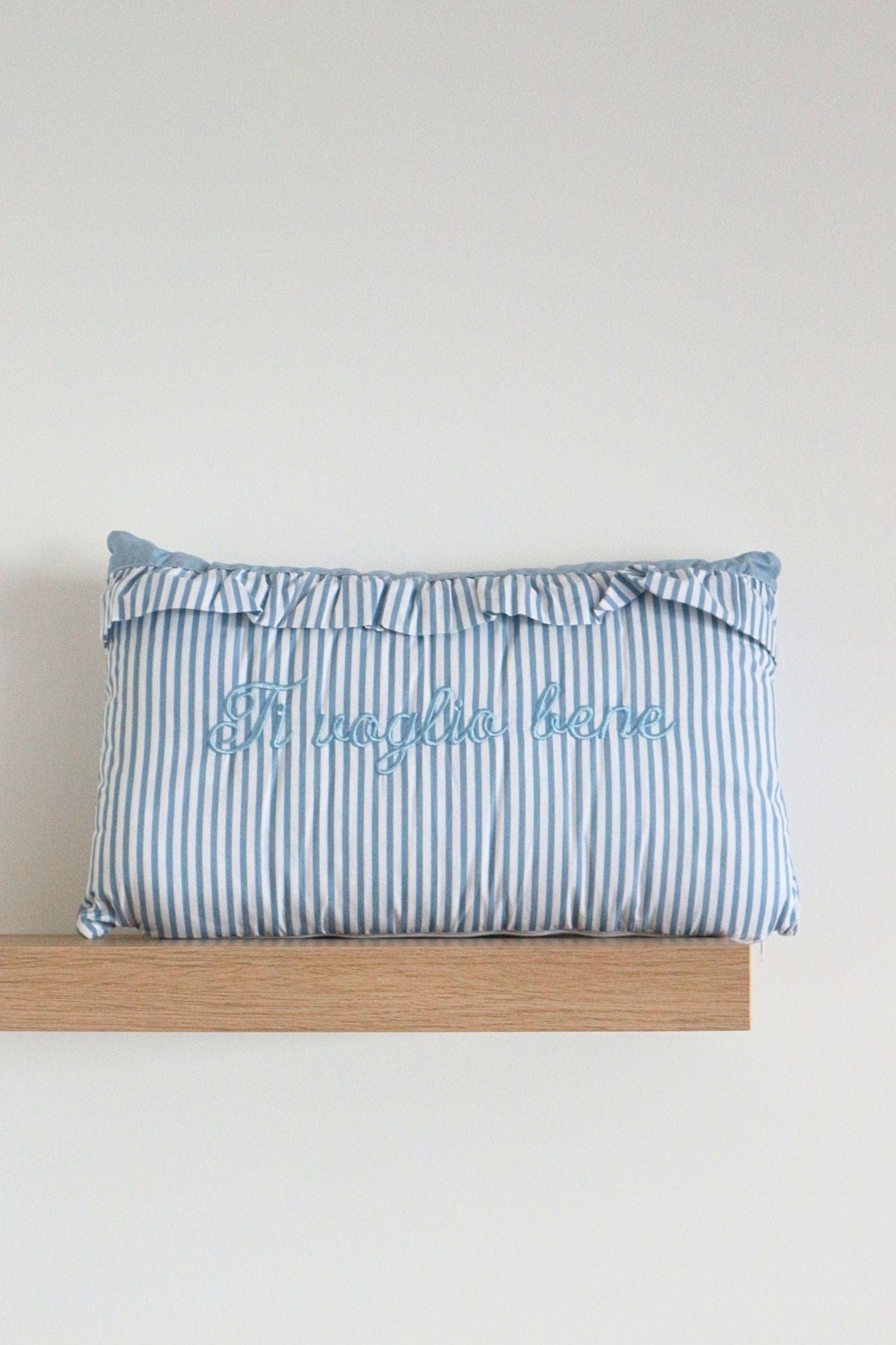 Blanc MariClo' Ti Voglio Bene Ti Voglio Bene - Ti Voglio Bene - Cuscino arredo imbottito in cotone con gala | Blanc MariClo'