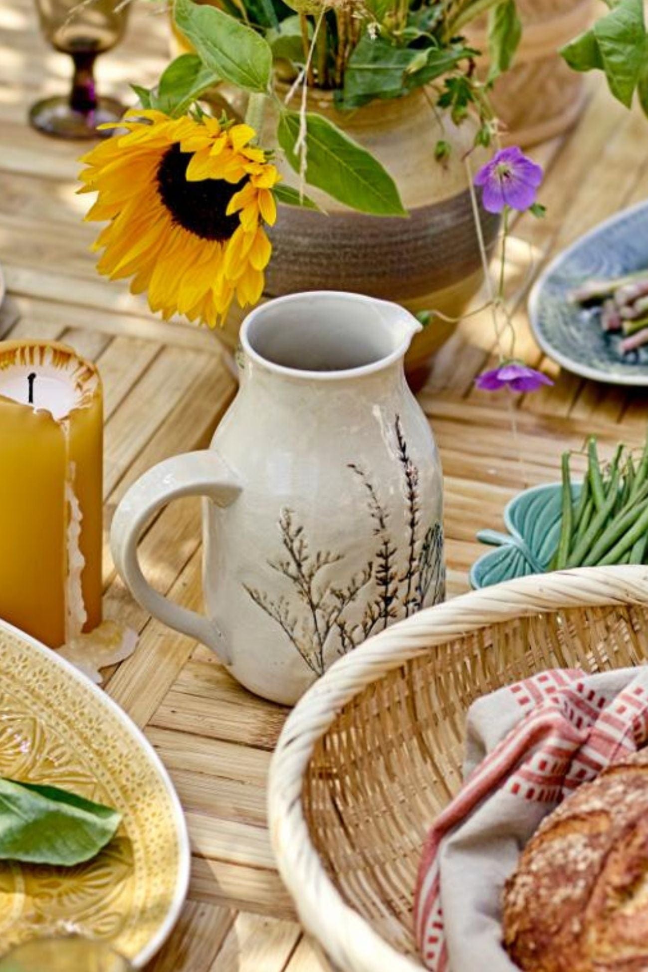 Bloomingville Beah Beah - Brocca con dettagli floreali 1500 ml | Bloomingville