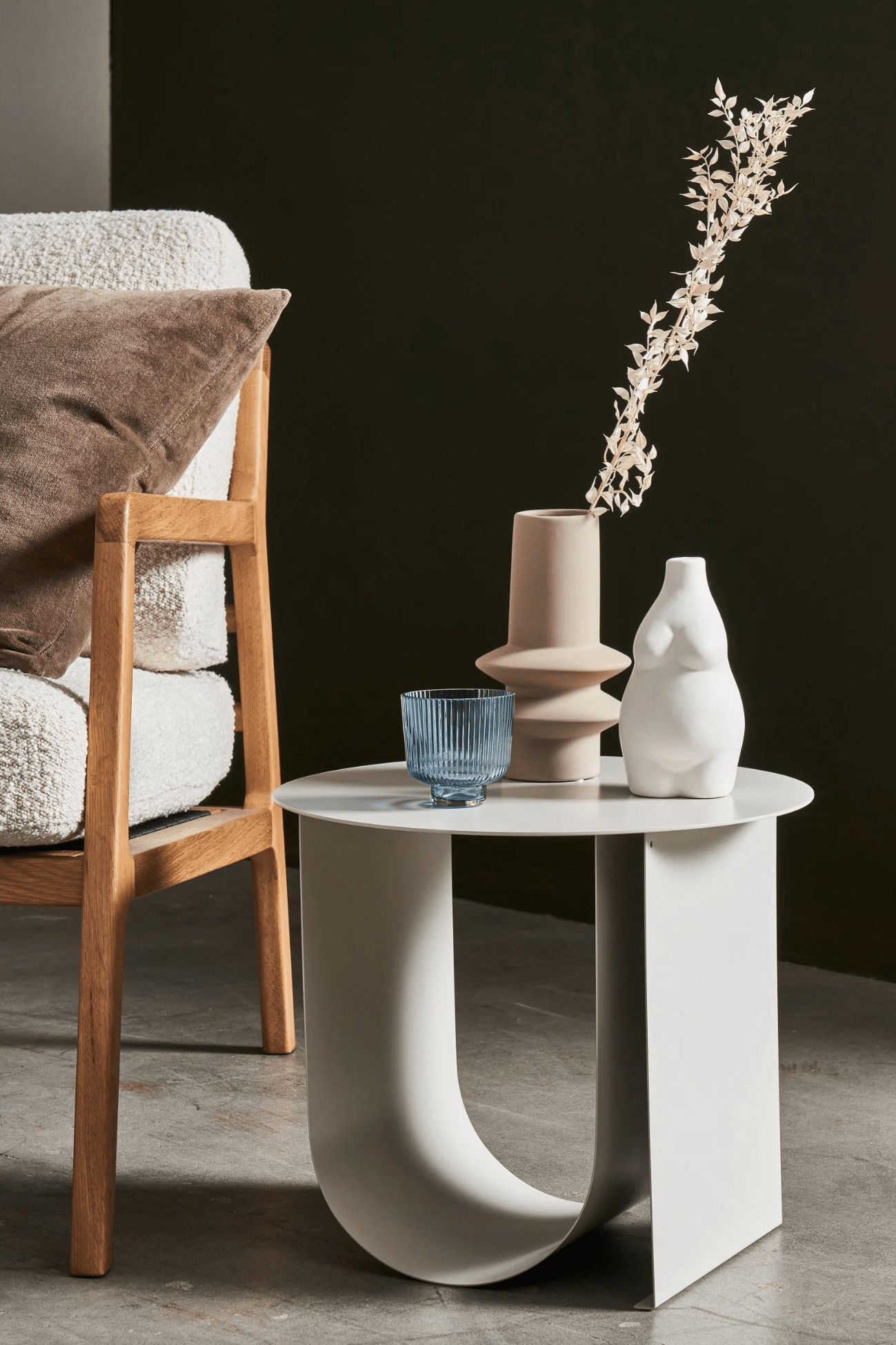 Bloomingville Elora Vaso di design in gres a forma di donna