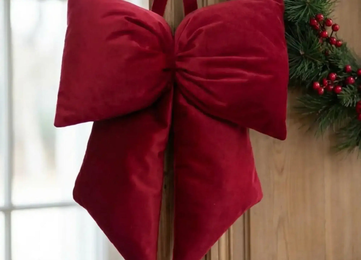 Medium Red Smooth Medium Bow