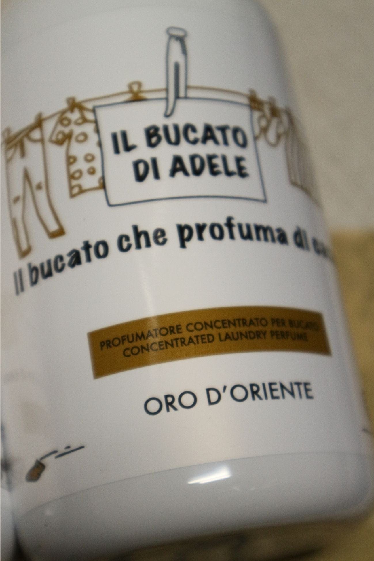 Il Bucato di Adele Oro d'Oriente Oro d'Oriente - Profumatore per bucato floreale - bergamotto e rosa | Il Bucato di Adele