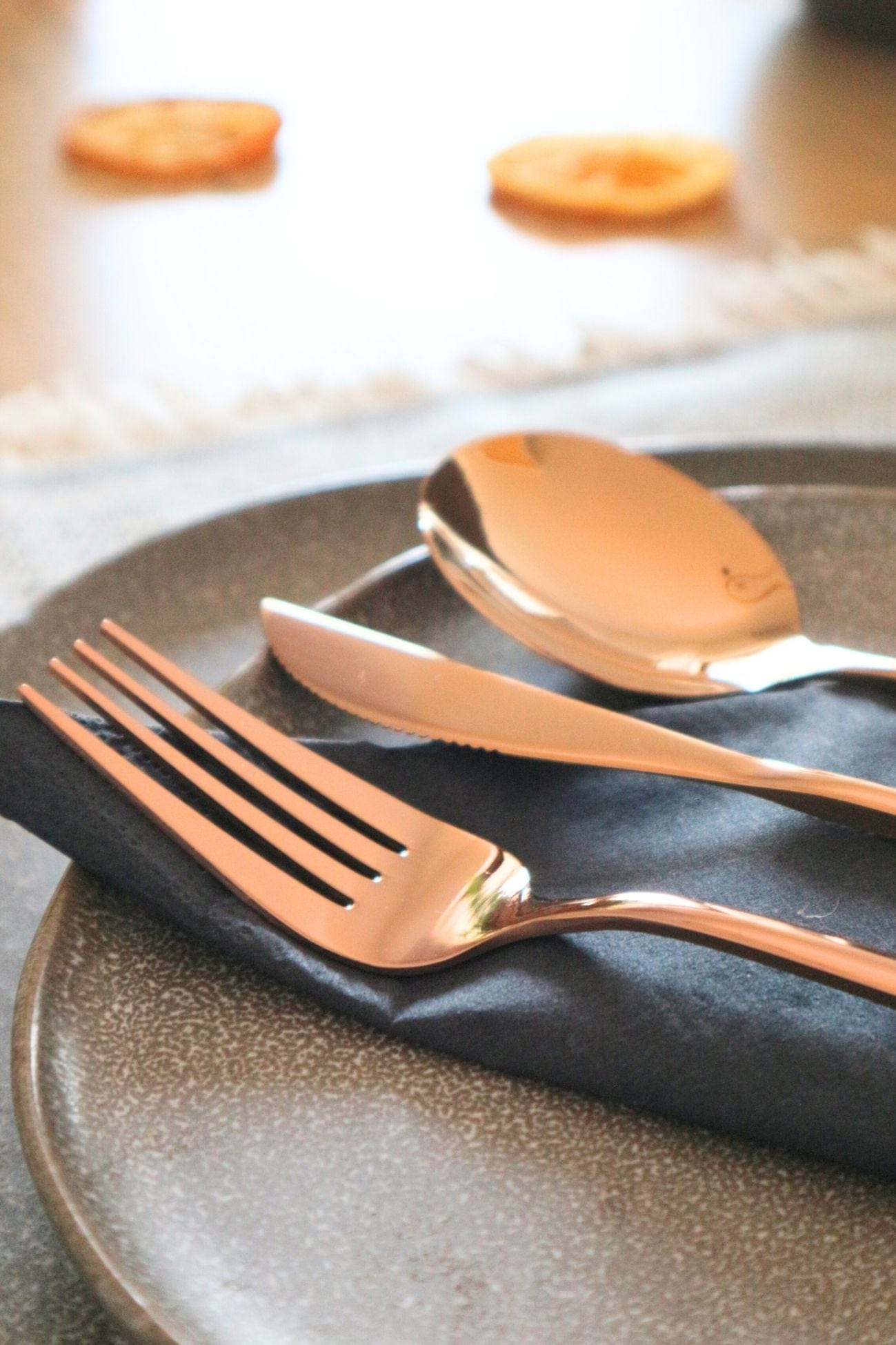 Item International Amaka Amaka - Set di 16 posate in acciaio inox ramato per 4 persone | Item International