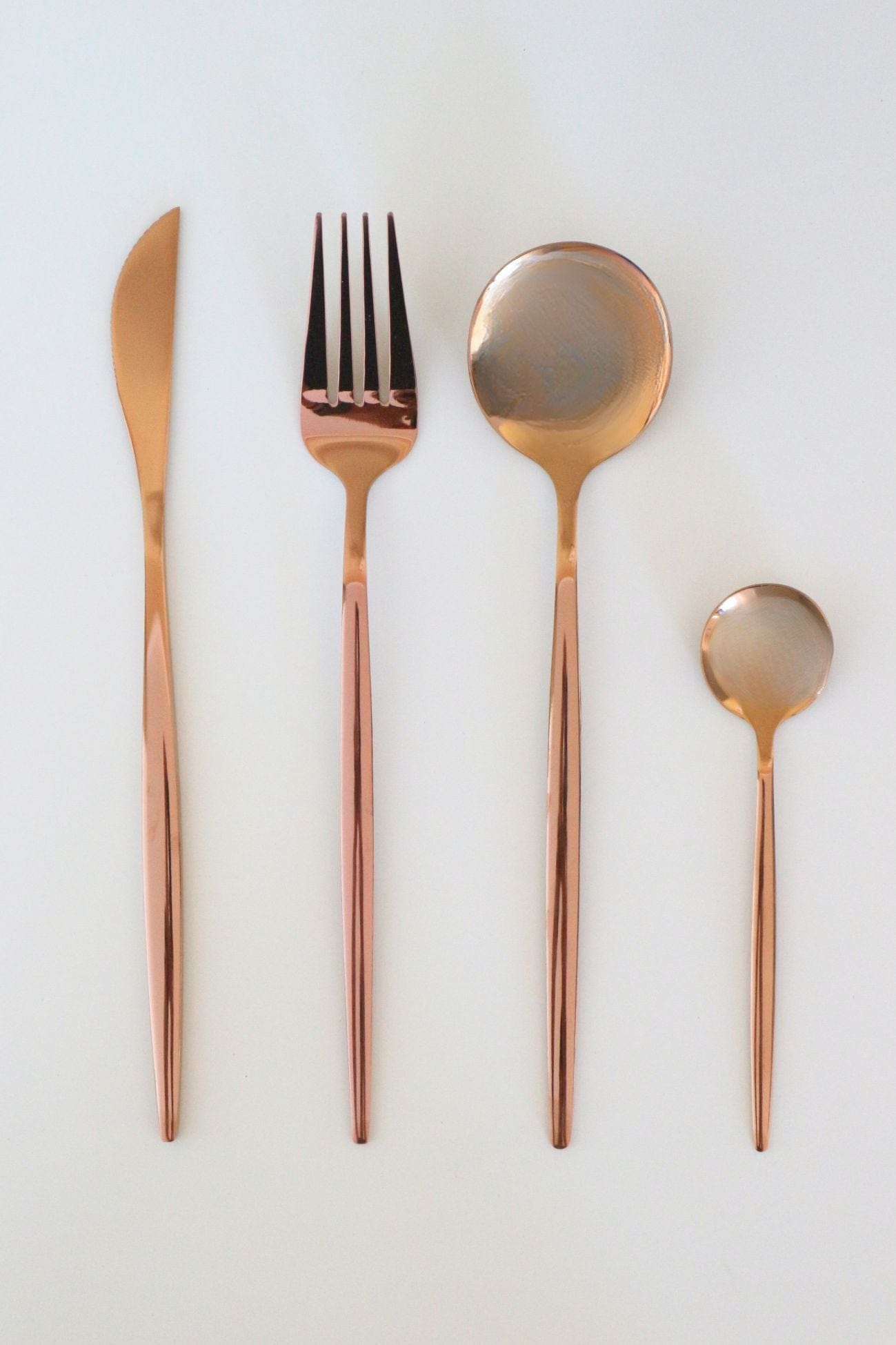 Item International Amaka Amaka - Set di 16 posate in acciaio inox ramato per 4 persone | Item International