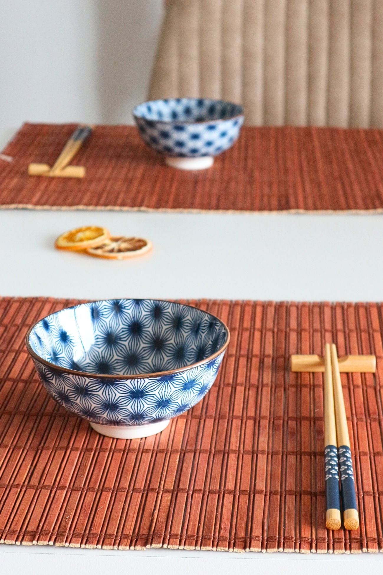 Item International Asuka Asuka - Set di 2 ciotole in porcellana e bacchette in bambù | Item International