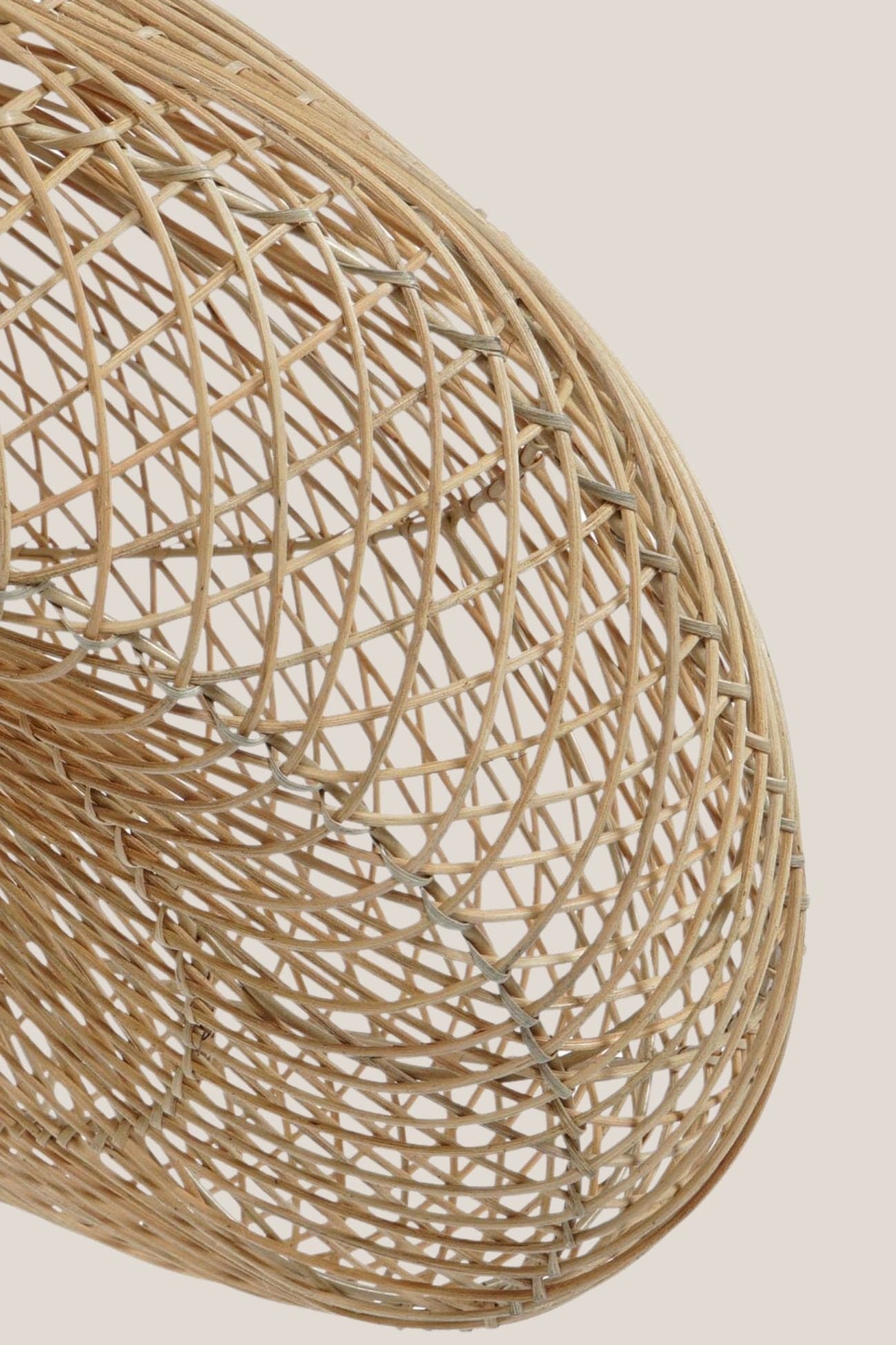 Item International Bayley Bayley - Lampadario in metallo bianco e rattan naturale | Item International