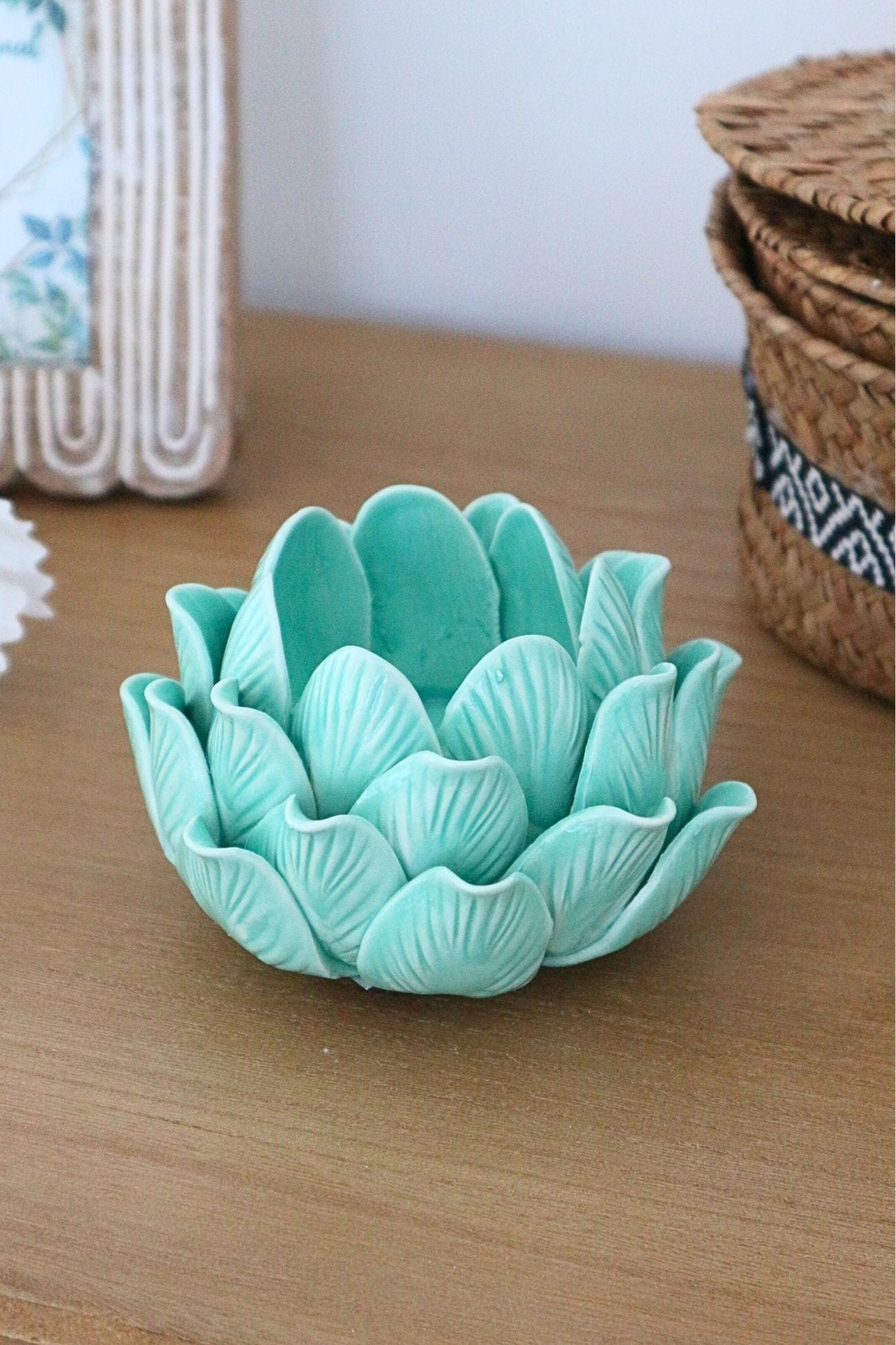 Item International Cirilla Cirilla - Portacandela con petali in ceramica verde acqua | Item International