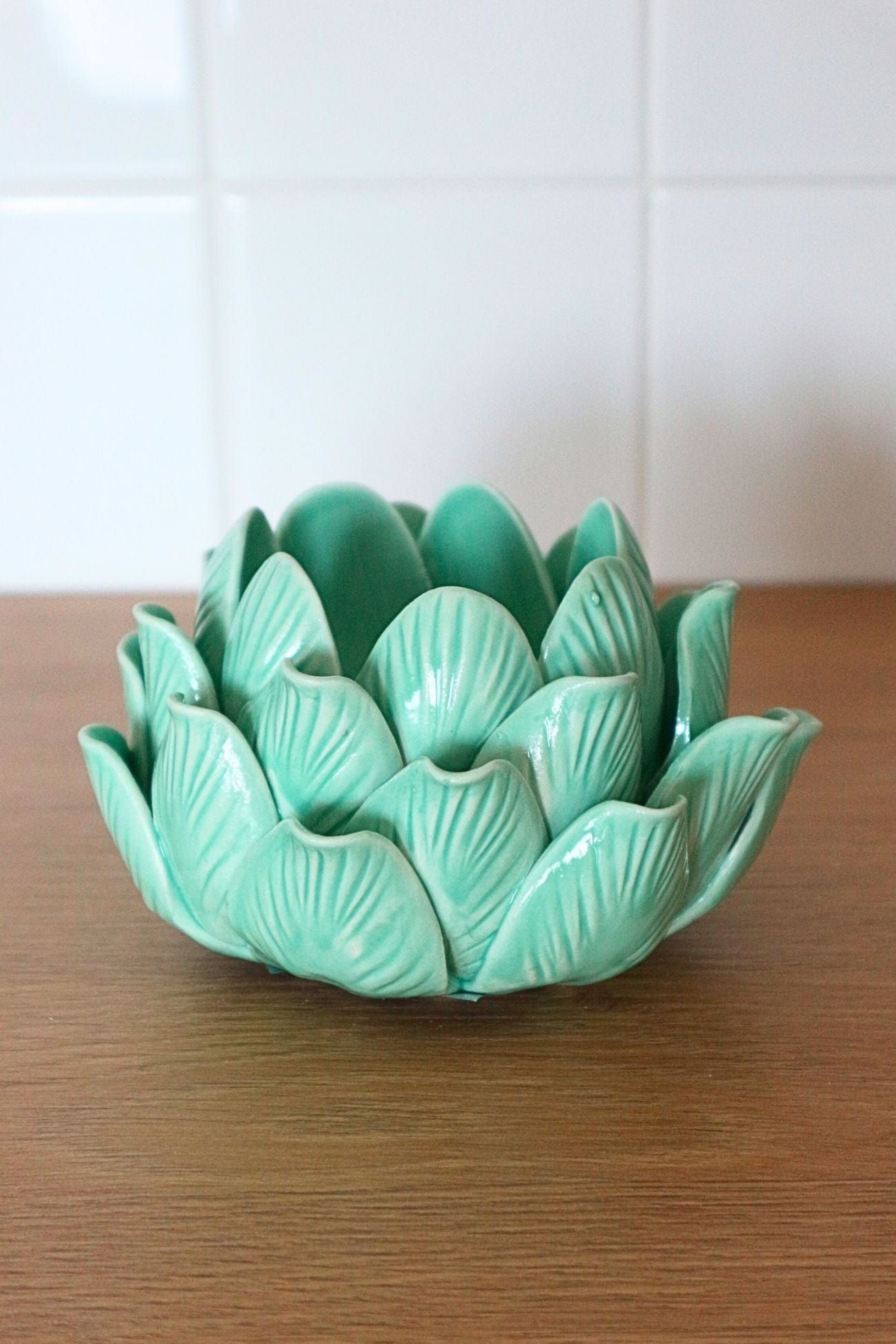 Item International Cirilla Cirilla - Portacandela con petali in ceramica verde acqua | Item International