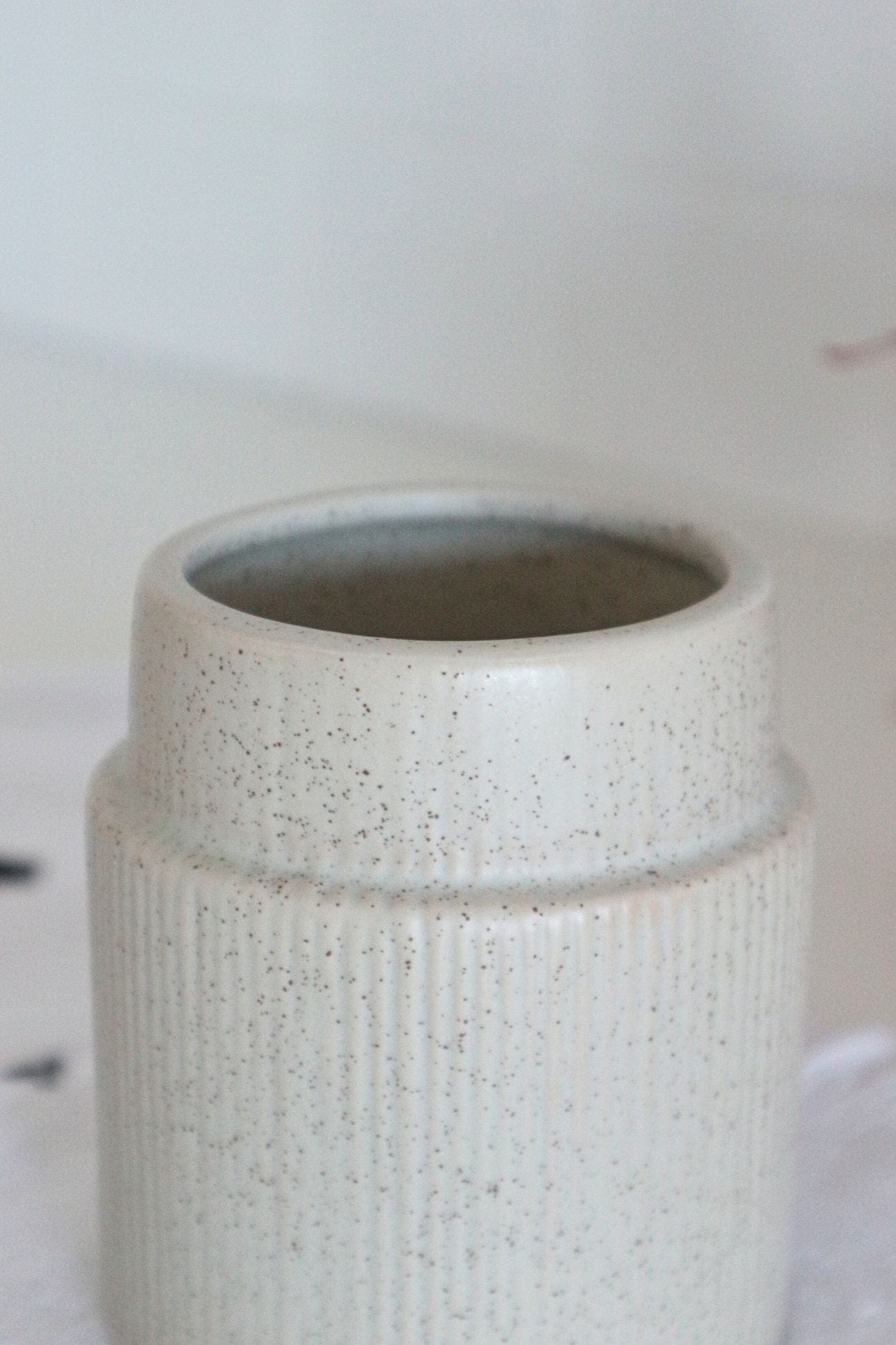 Item International Cora Cora - Bicchiere portaspazzolino in gres porcellanato grigio chiaro | Item International