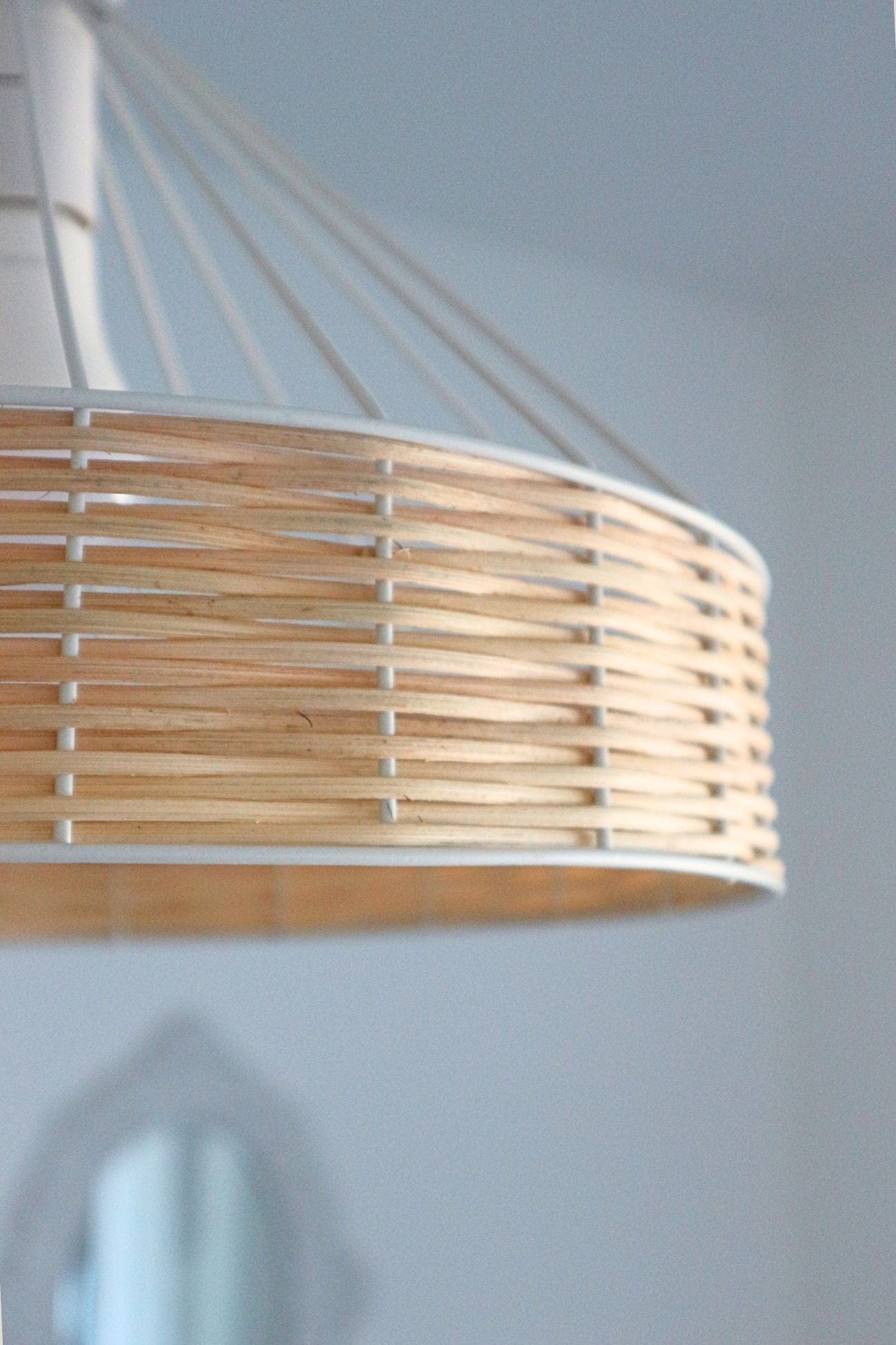 Item International Cordova Cordova - Lampadario in metallo bianco e rattan naturale | Item International