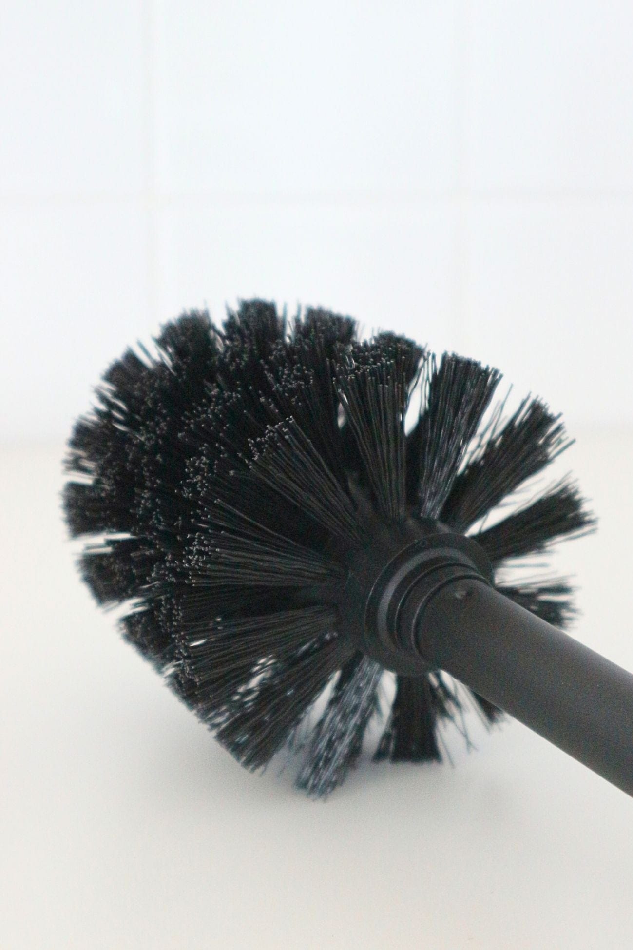 Item International Drew Drew - Scopino in resina bianco e nero | Item International