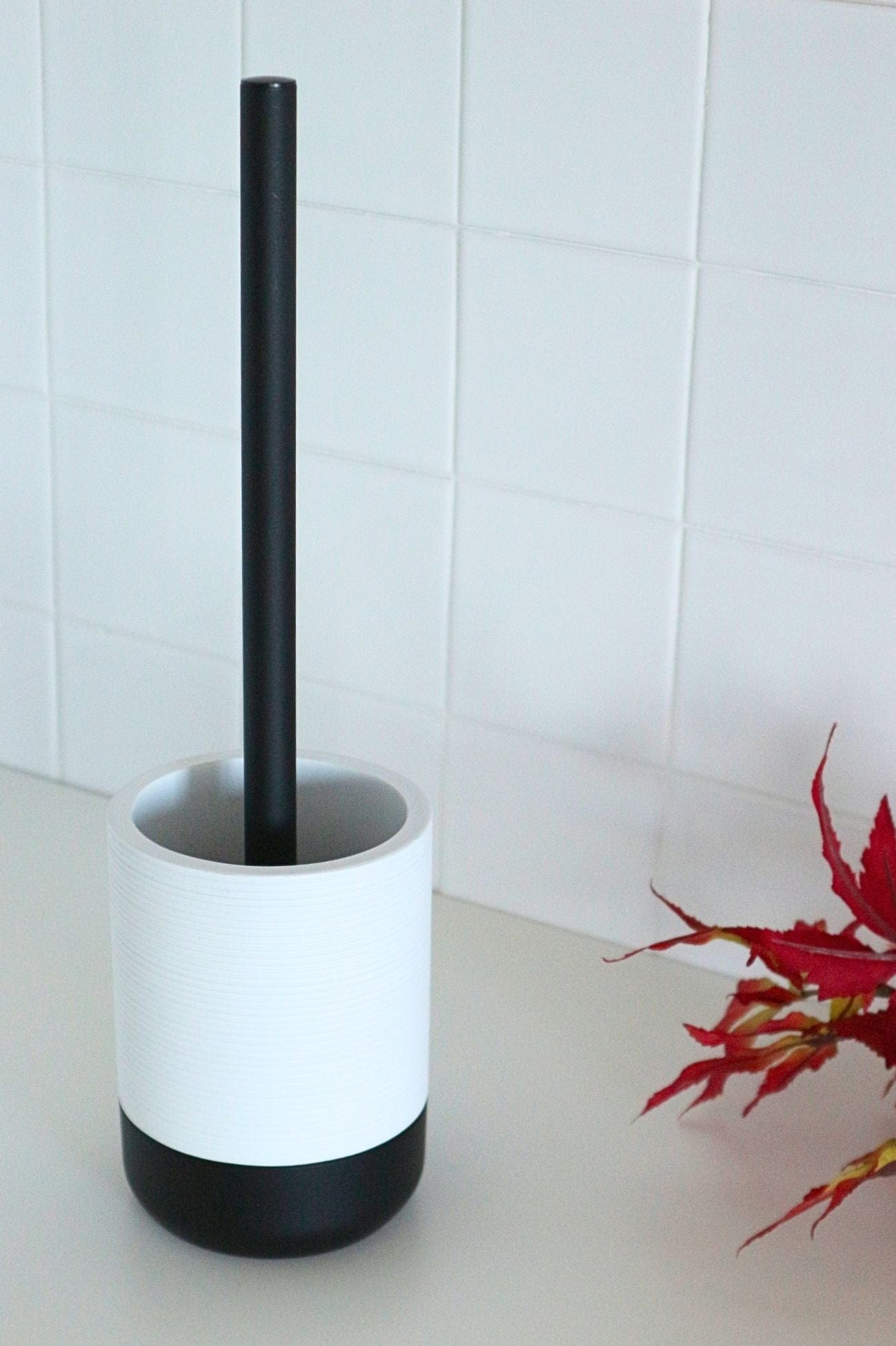 Item International Drew Drew - Scopino in resina bianco e nero | Item International