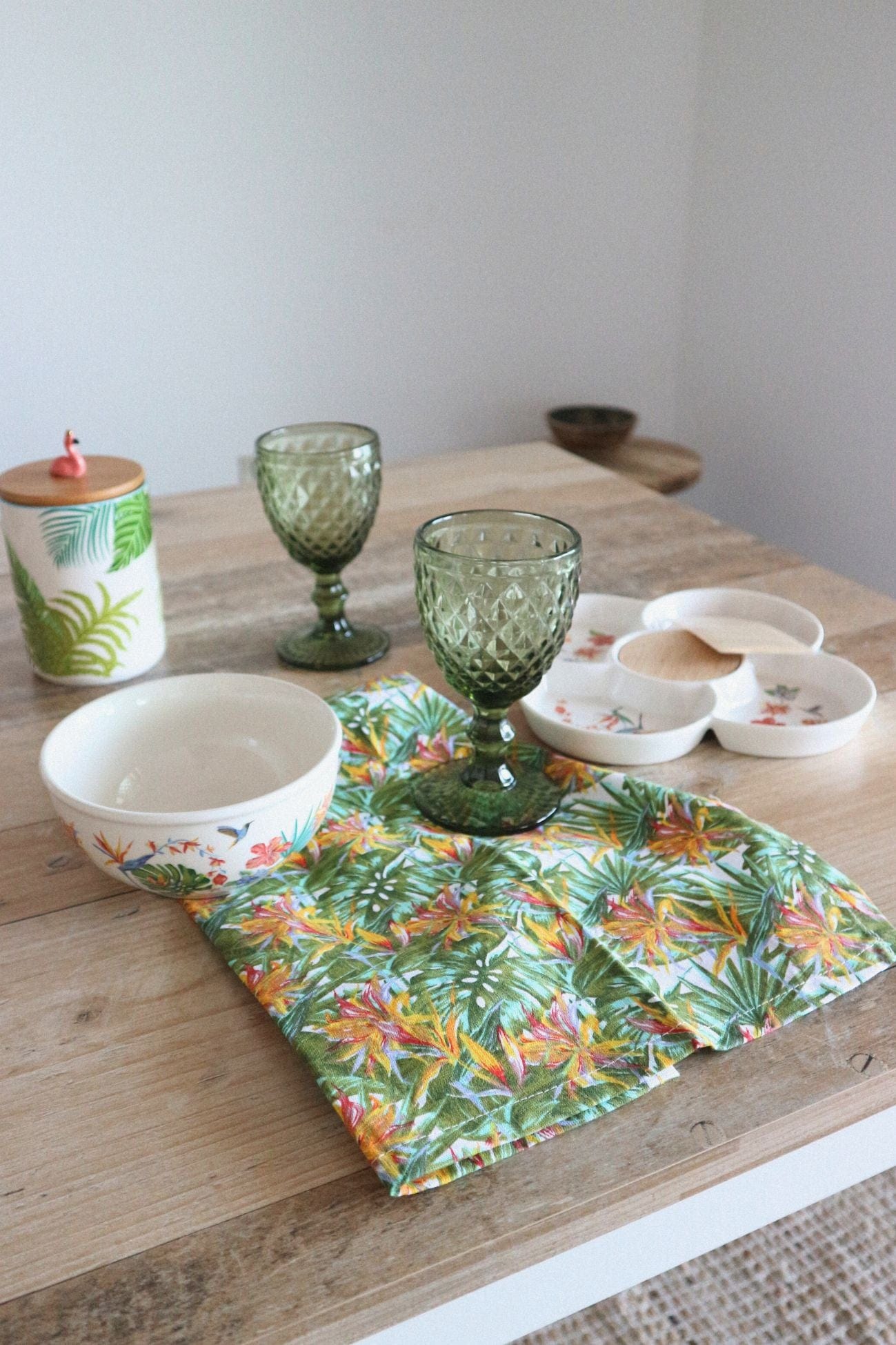 Item International Galia Galia - Ciotola in ceramica bianca con motivo floreale | Item International