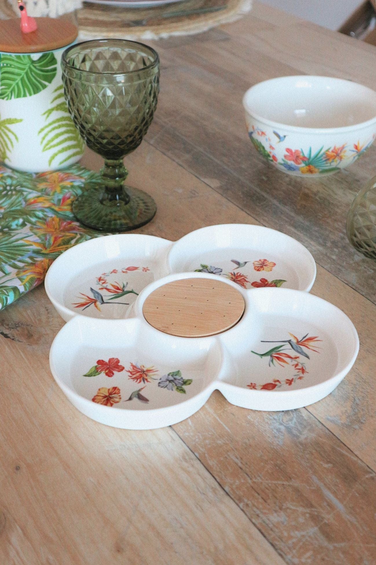 Item International Galia Galia - Vassoio da aperitivo in ceramica bianca con motivo floreale | Item International