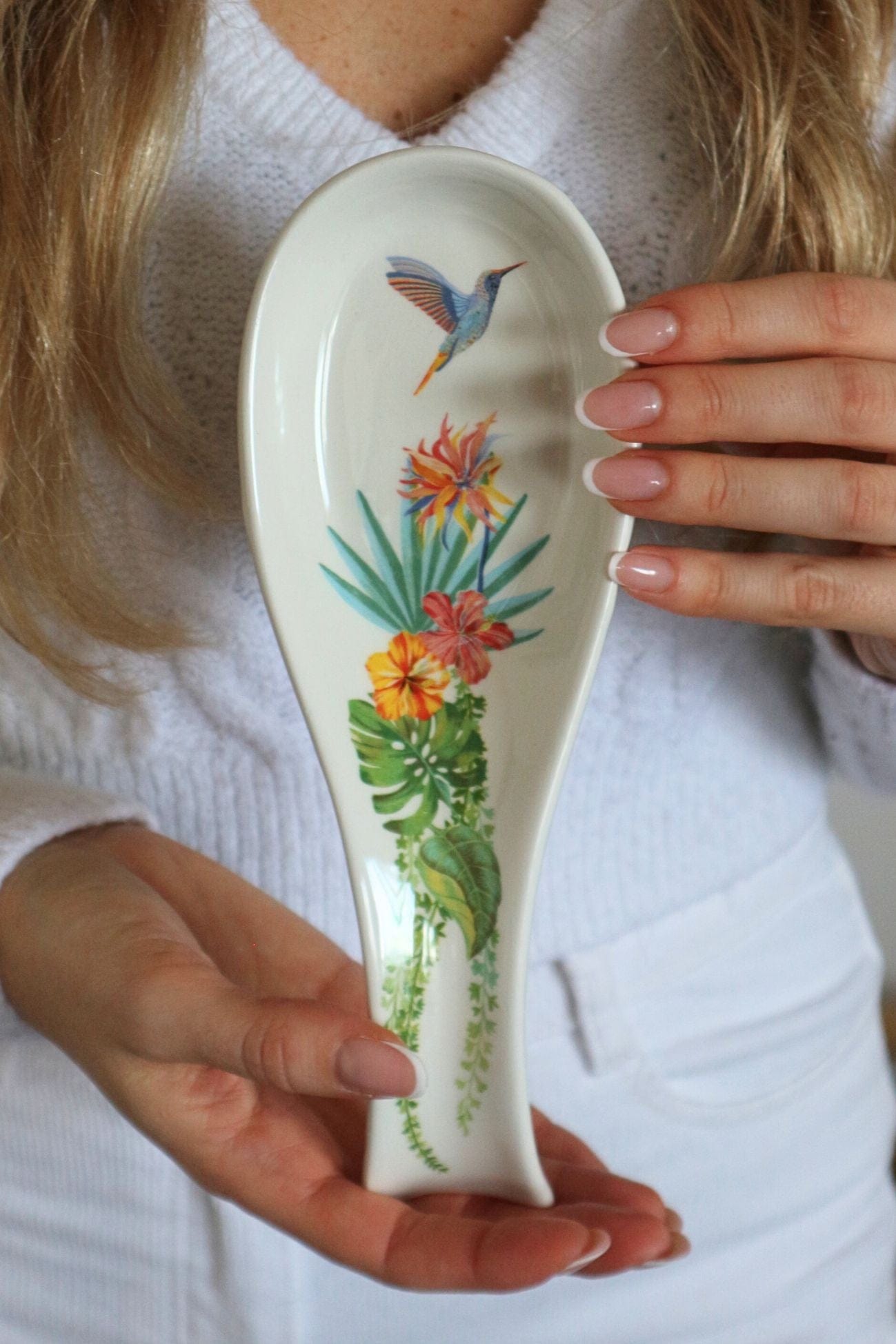 Item International Galia Galia - Poggiamestolo in ceramica bianca con motivo floreale | Item International