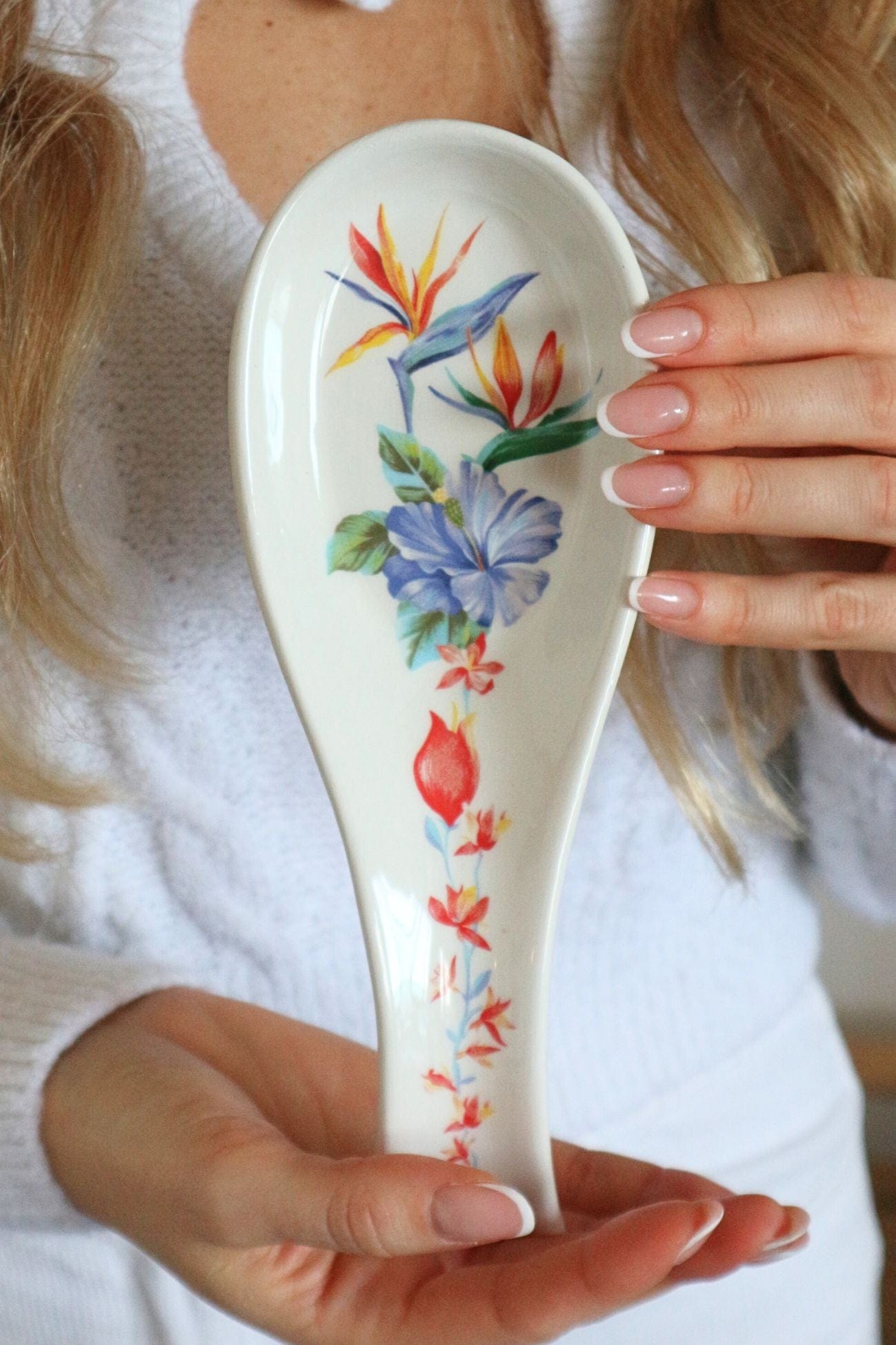 Item International Galia Galia - Poggiamestolo in ceramica bianca con motivo floreale | Item International