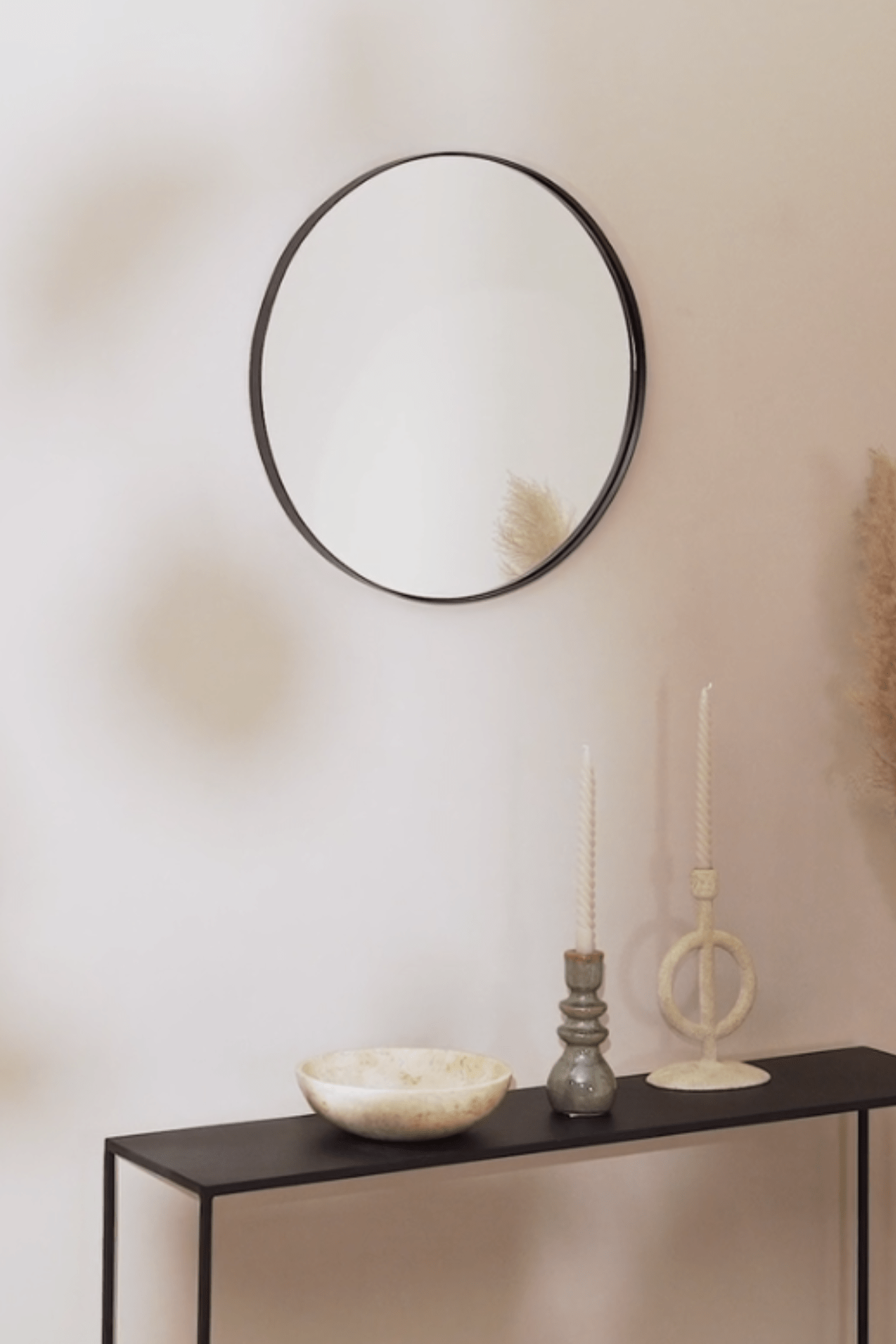 Item International Groovy Specchio tondo in alluminio nero