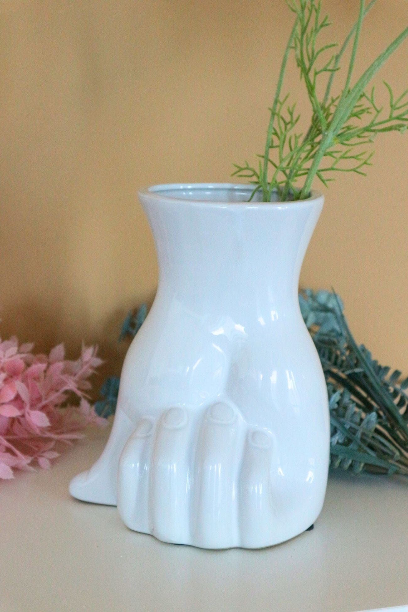 Item International Ira Ira - Vaso in ceramica bianca a forma di mano | Item International