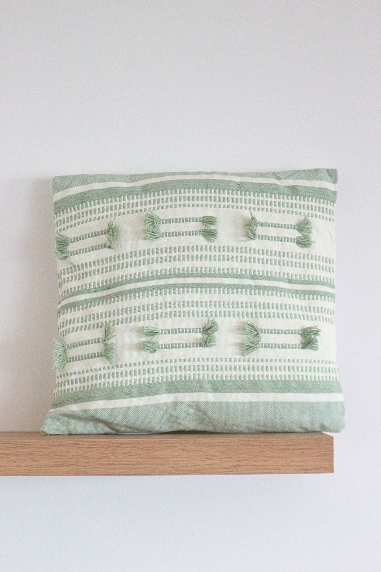 Item International Jumbai Jumbai - Cuscino arredo imbottito in cotone azzurro e bianco | Item International