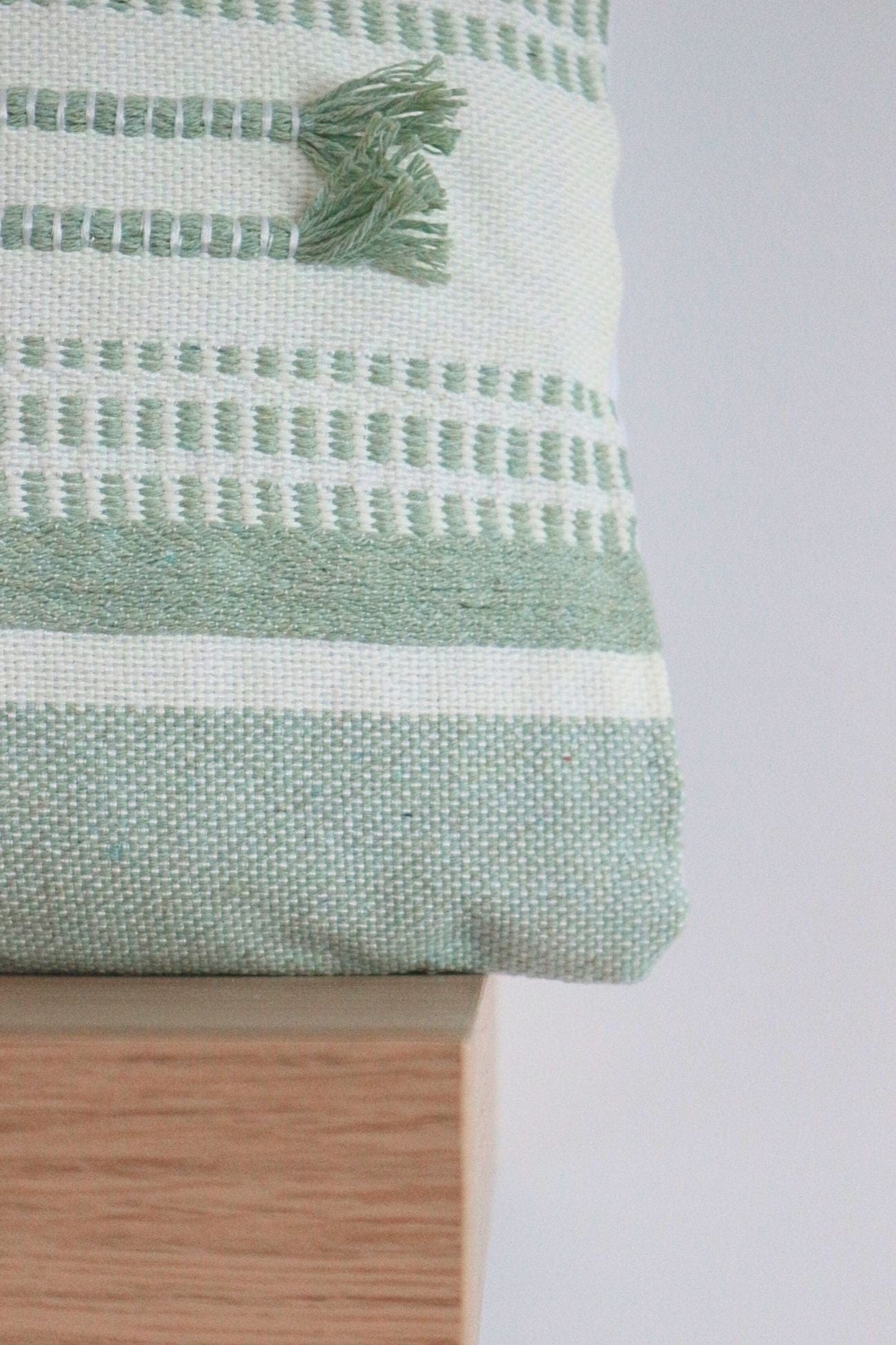 Item International Jumbai Jumbai - Cuscino arredo imbottito in cotone azzurro e bianco | Item International