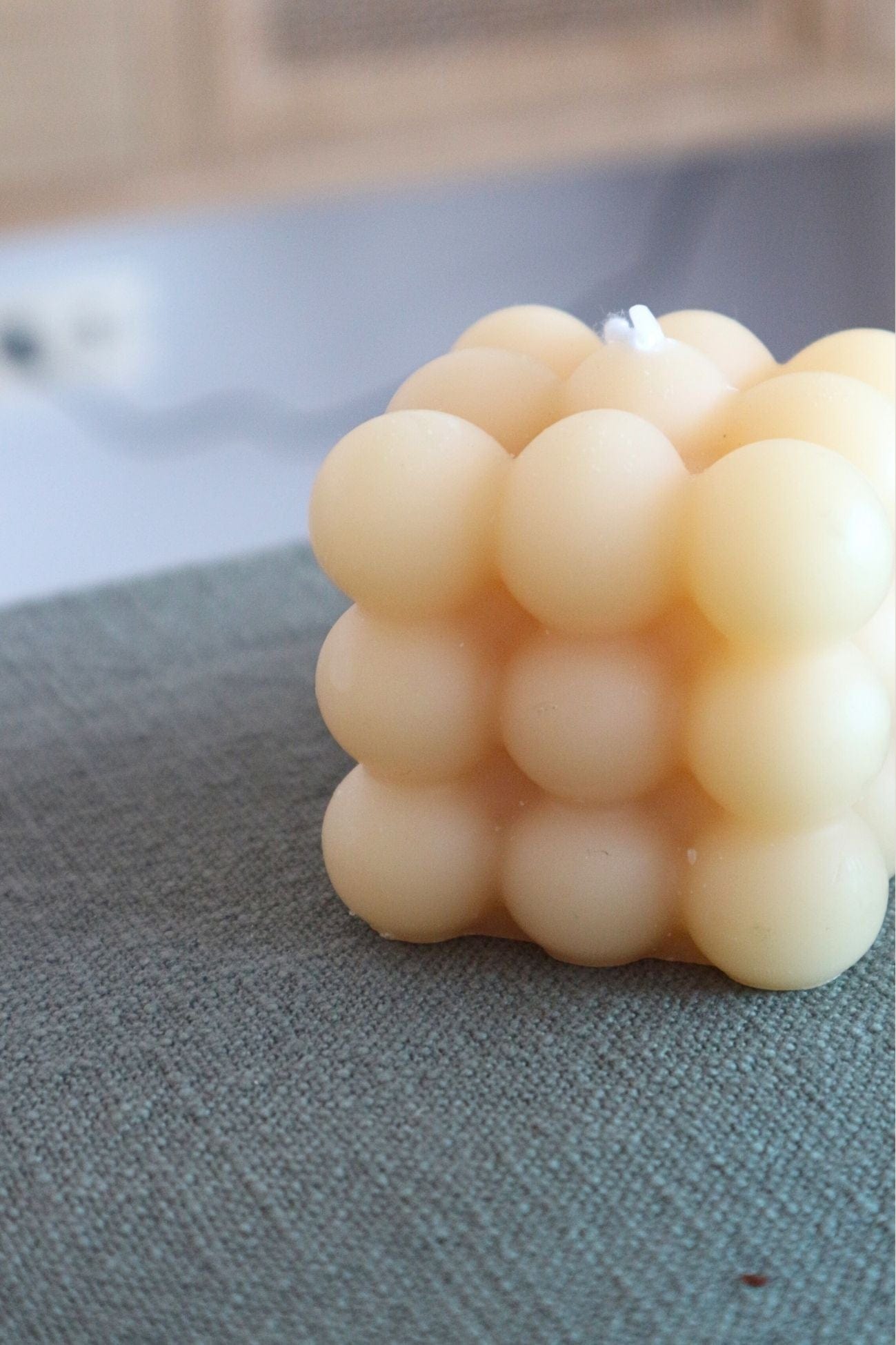 Item International Kiri Kiri - Candela a cubo con sfere crema piccola | Item International