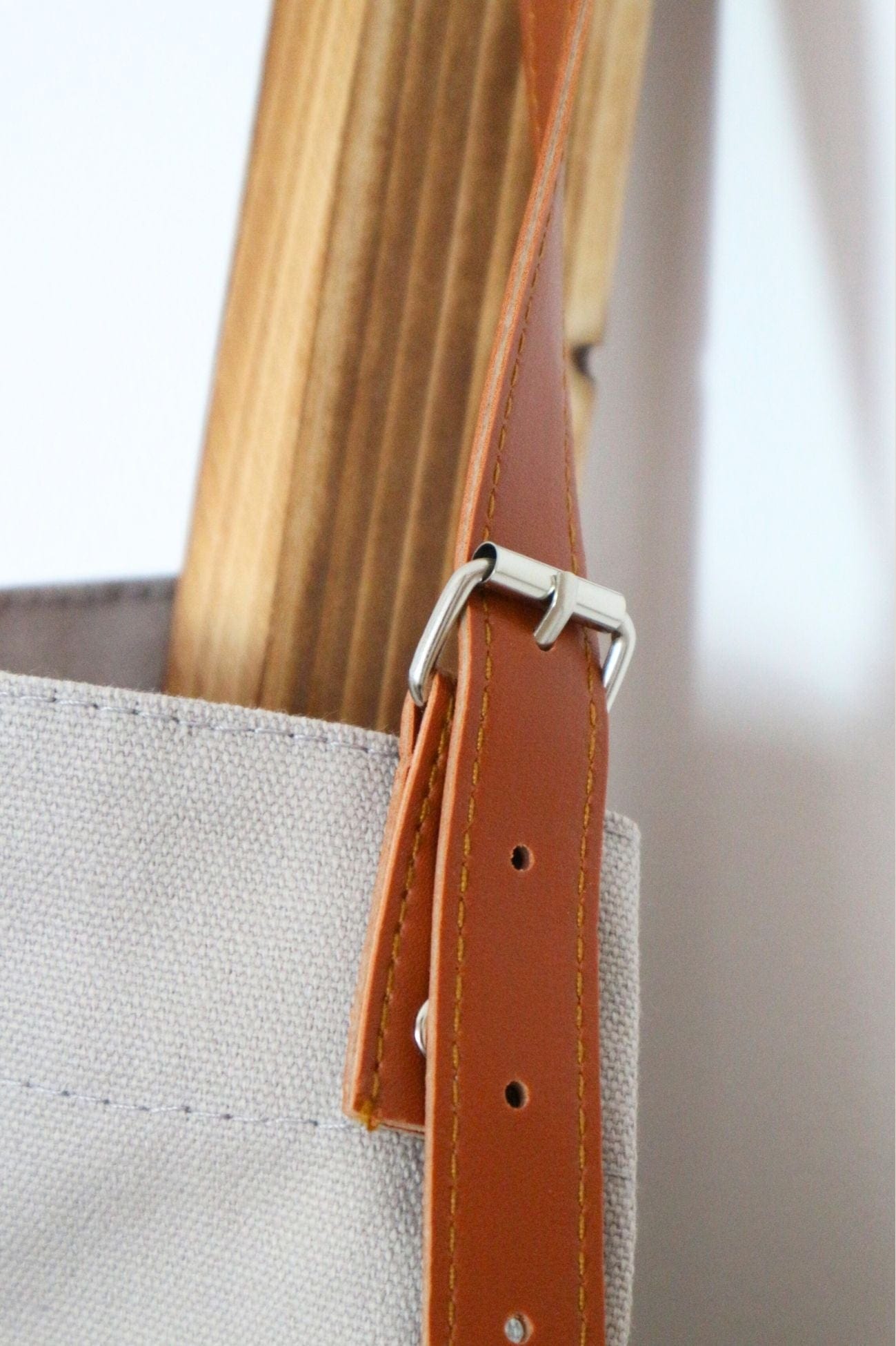 Item International Lodge Lodge - Grembiule in cotone grigio con disegno di montagna | Item International