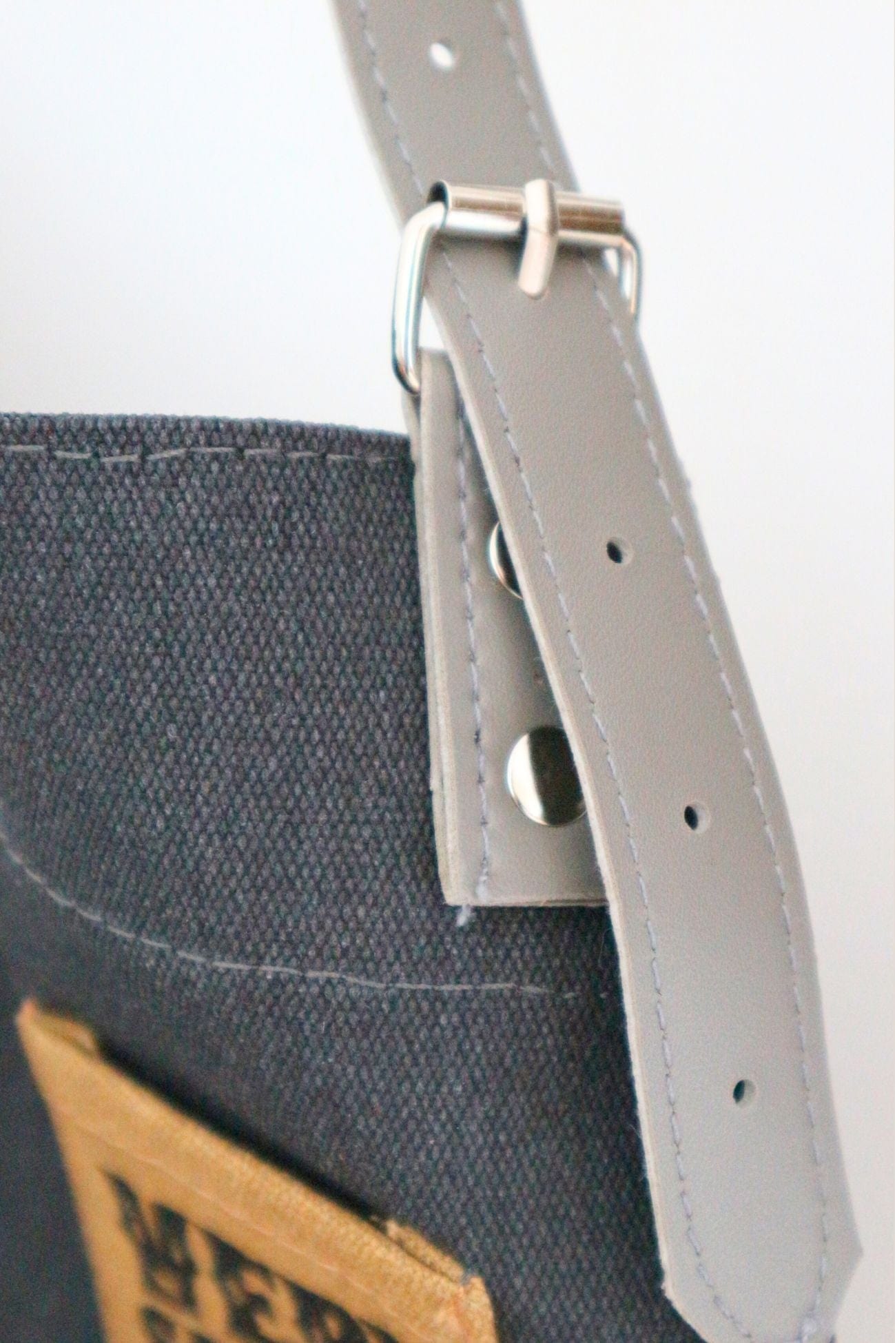 Item International Lodge Lodge - Grembiule in cotone nero con disegno di cervo | Item International